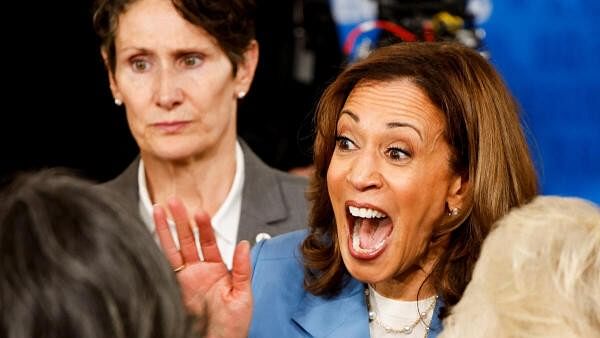 <div class="paragraphs"><p>Kamala Harris</p></div>