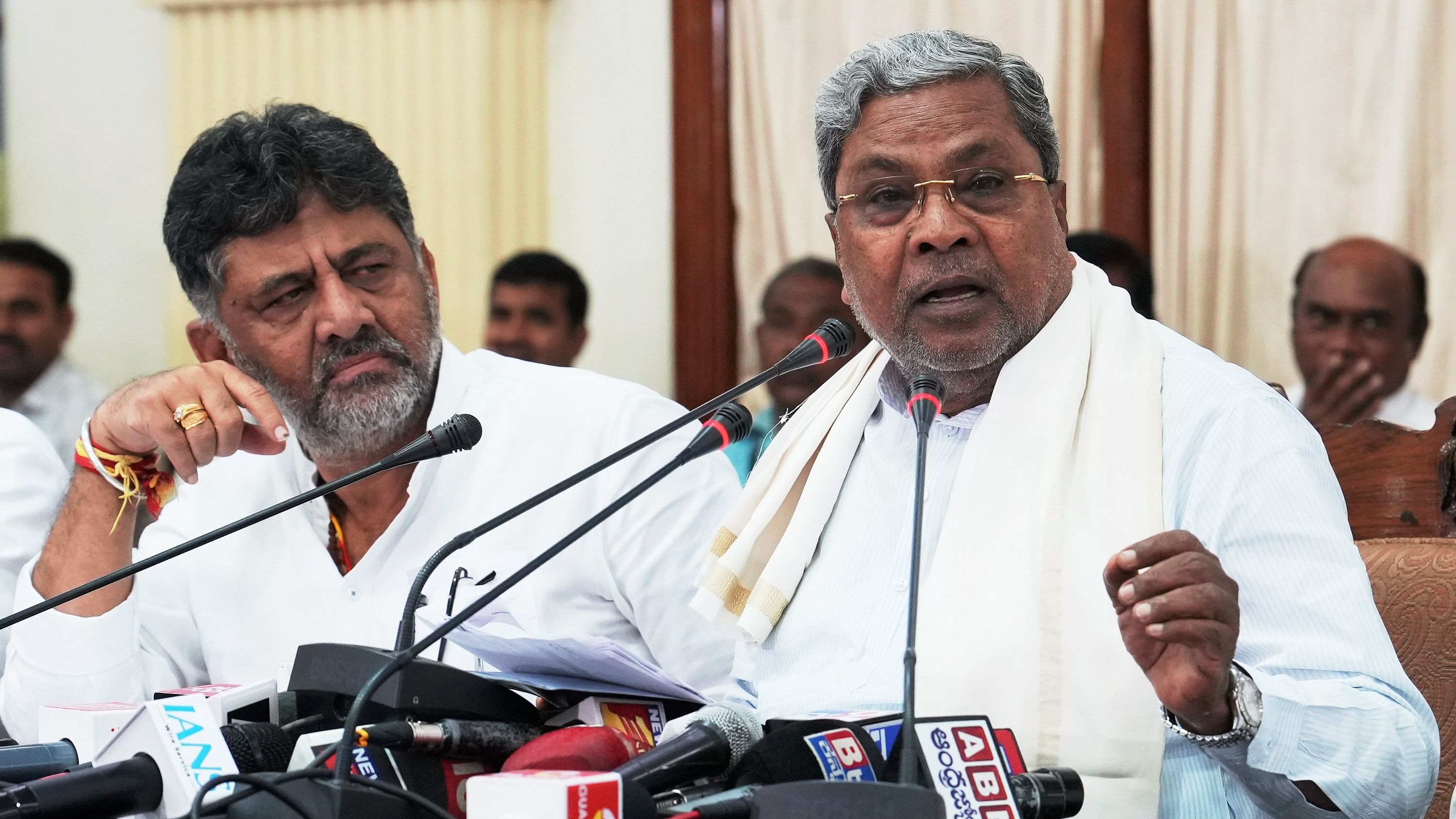 <div class="paragraphs"><p>Karnataka Chief Minister Siddaramaiah addresses a press conference after a cabinet meeting over Governor Thaawarchand Gehlot's decision to grant sanction for prosecution of the CM in the Mysuru Urban Development Authority (MUDA) site allotment 'scam', in Bengaluru, Saturday, Aug. 17, 2024.</p></div>