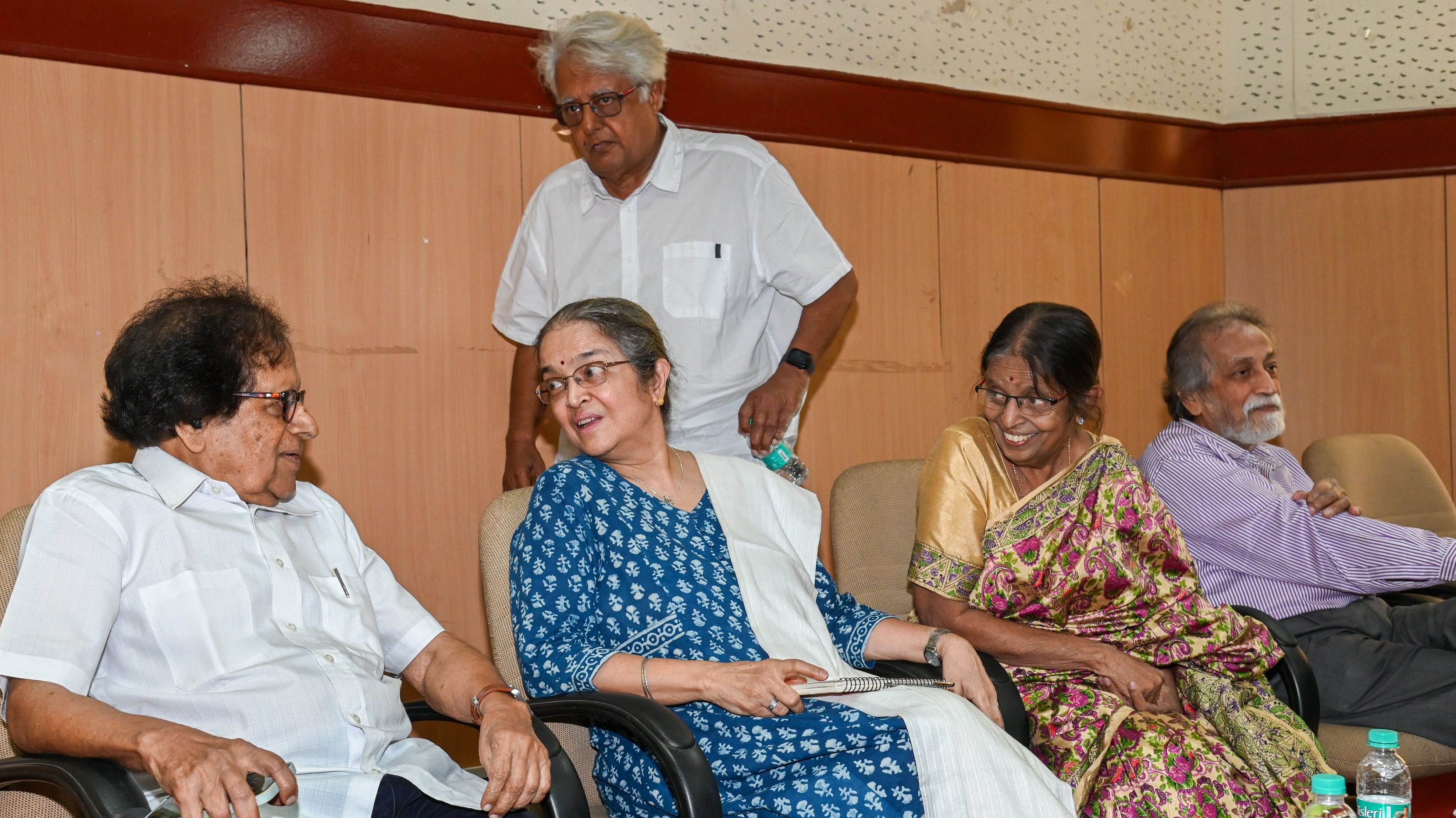 <div class="paragraphs"><p>Prominent economists and sociologists discuss 'Income Inequality and its Consequences,' addressing various aspects of inequality during a session held in Bengaluru on Saturday. </p></div>