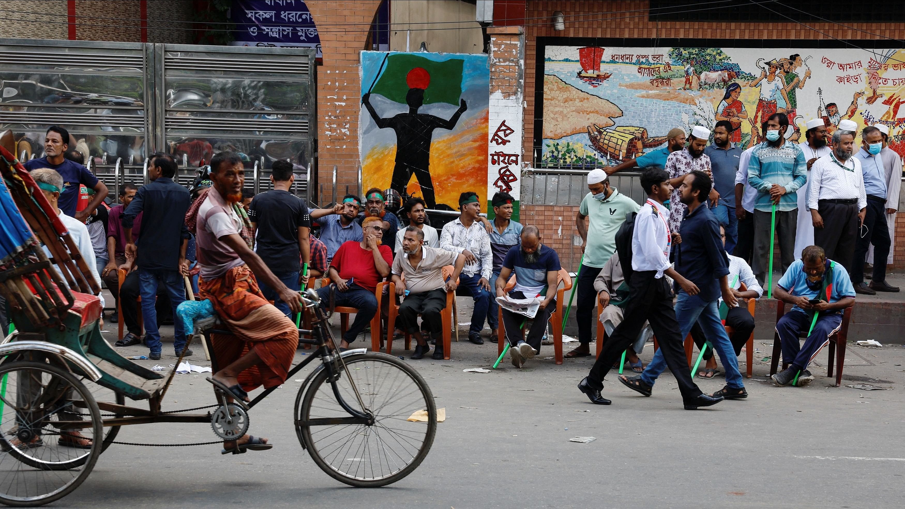 <div class="paragraphs"><p>Protesters gather in front of Bangabandhu Sheikh Mujibur Rahman Memorial Museum in Dhaka, Bangladesh, August 15, 2024. </p></div>