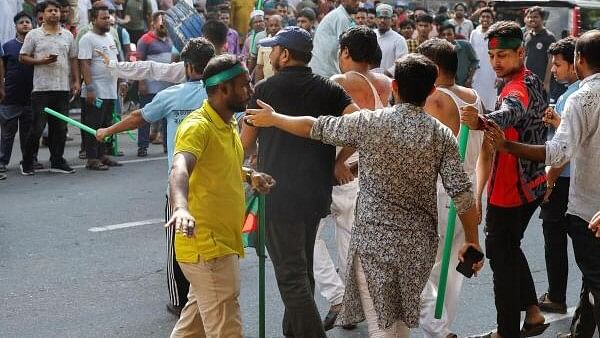 <div class="paragraphs"><p>Protesters in Bangladesh.</p></div>