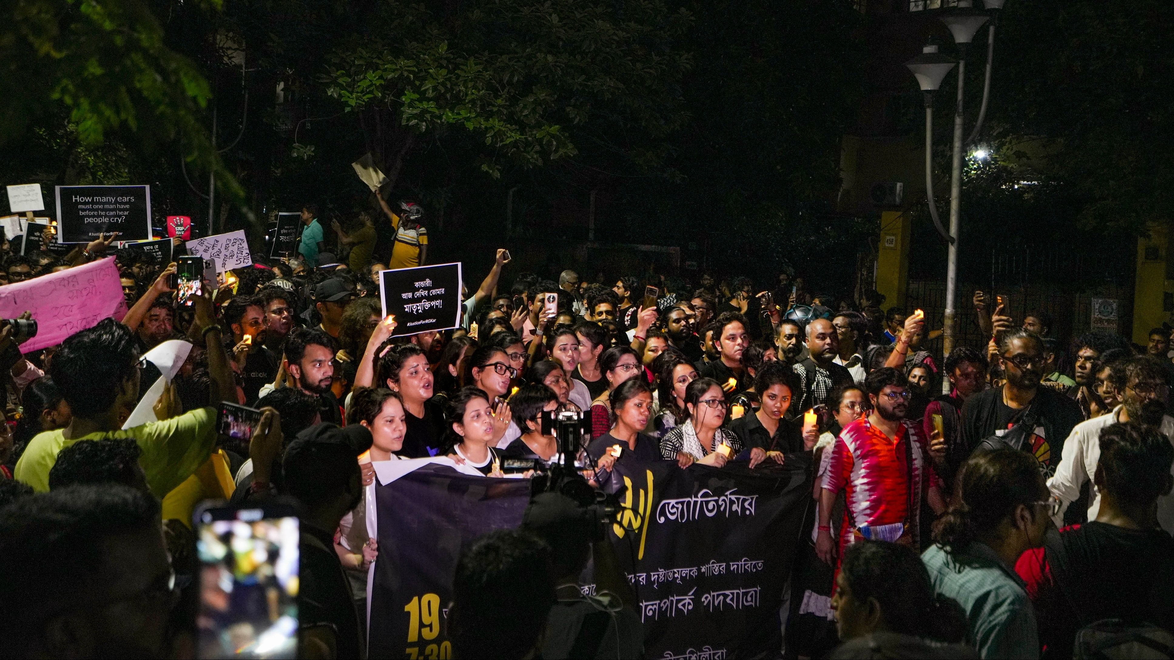 <div class="paragraphs"><p> Youngsters take part in a protest against the alleged sexual assault and murder of a postgraduate trainee doctor, in Kolkata, Monday, Aug. 19, 2024. </p></div>