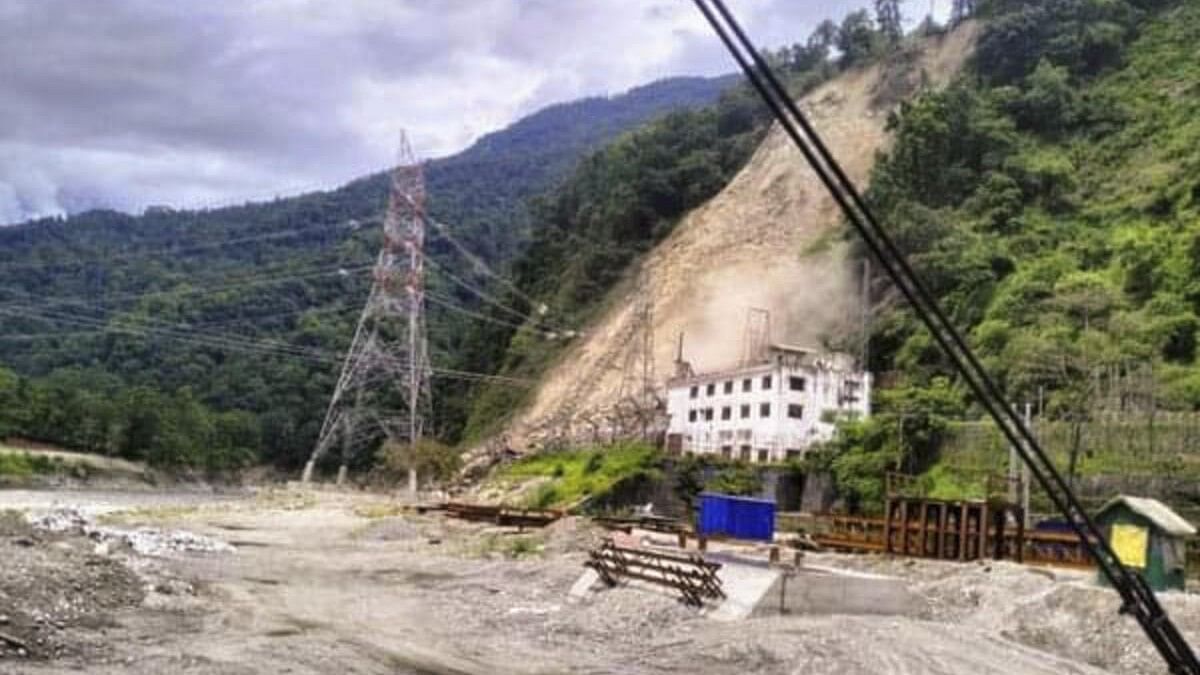 <div class="paragraphs"><p>An affected area during a landslide, at Dipu Dara near Singtam in Gangtok district.</p></div>