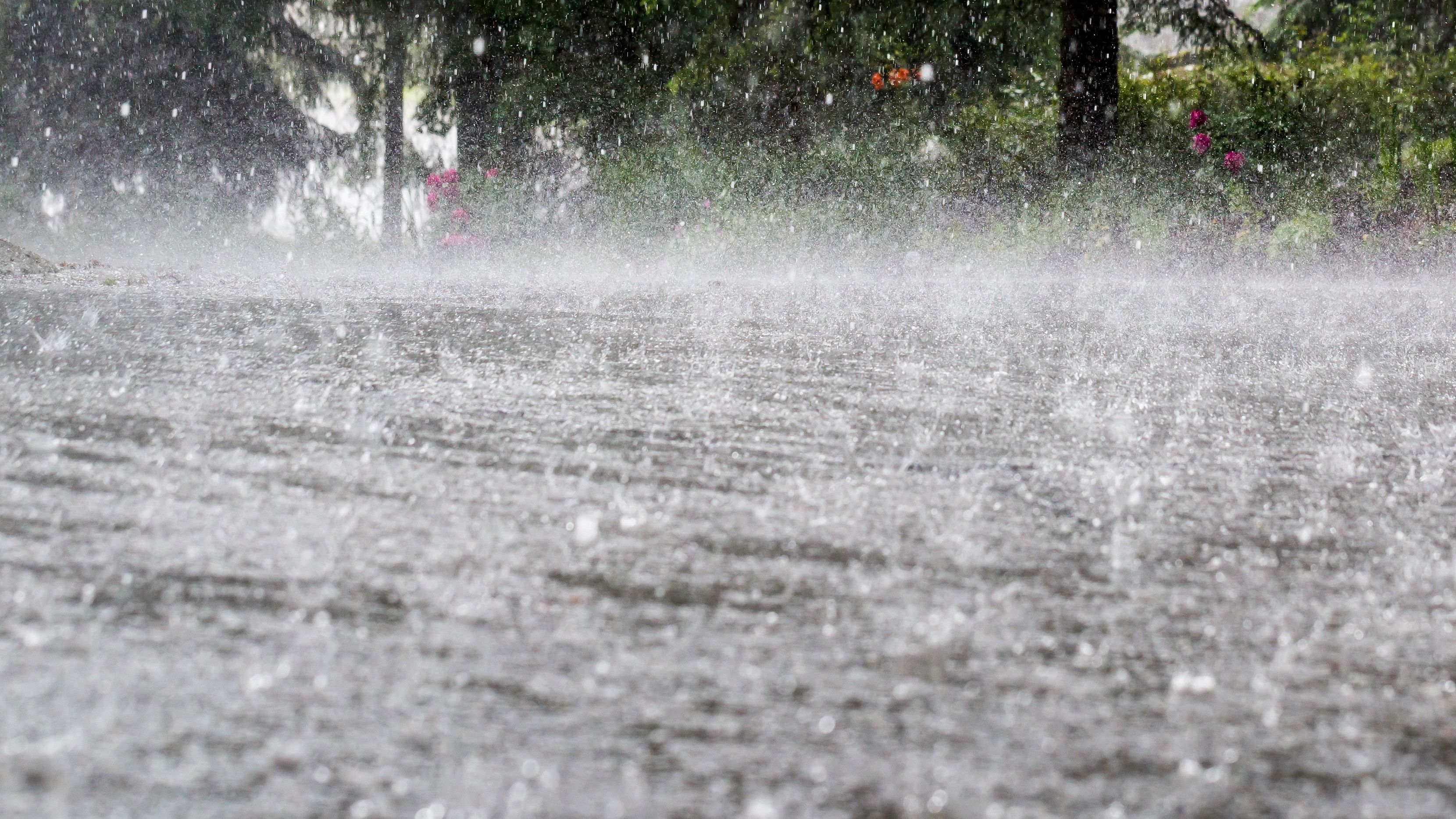 <div class="paragraphs"><p>Representative image showing heavy rain.</p></div>