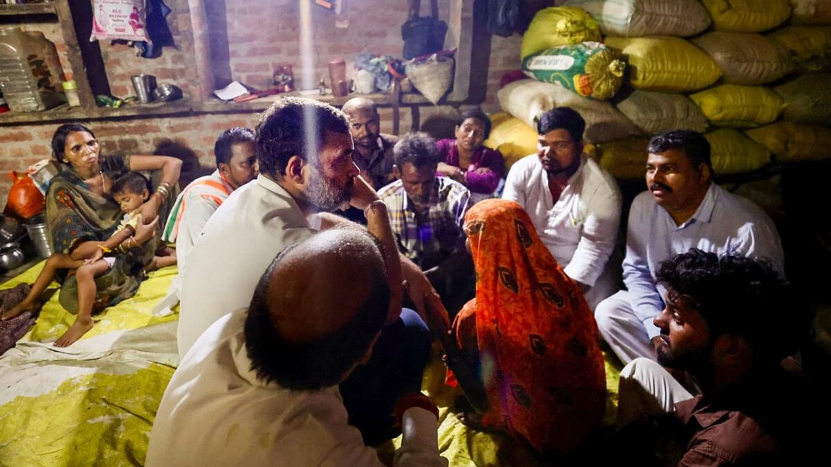 <div class="paragraphs"><p>Rahul Gandhi meets the family of a Dalit man who was recently shot dead in Salon area, during his visit to Raebareli.</p></div>