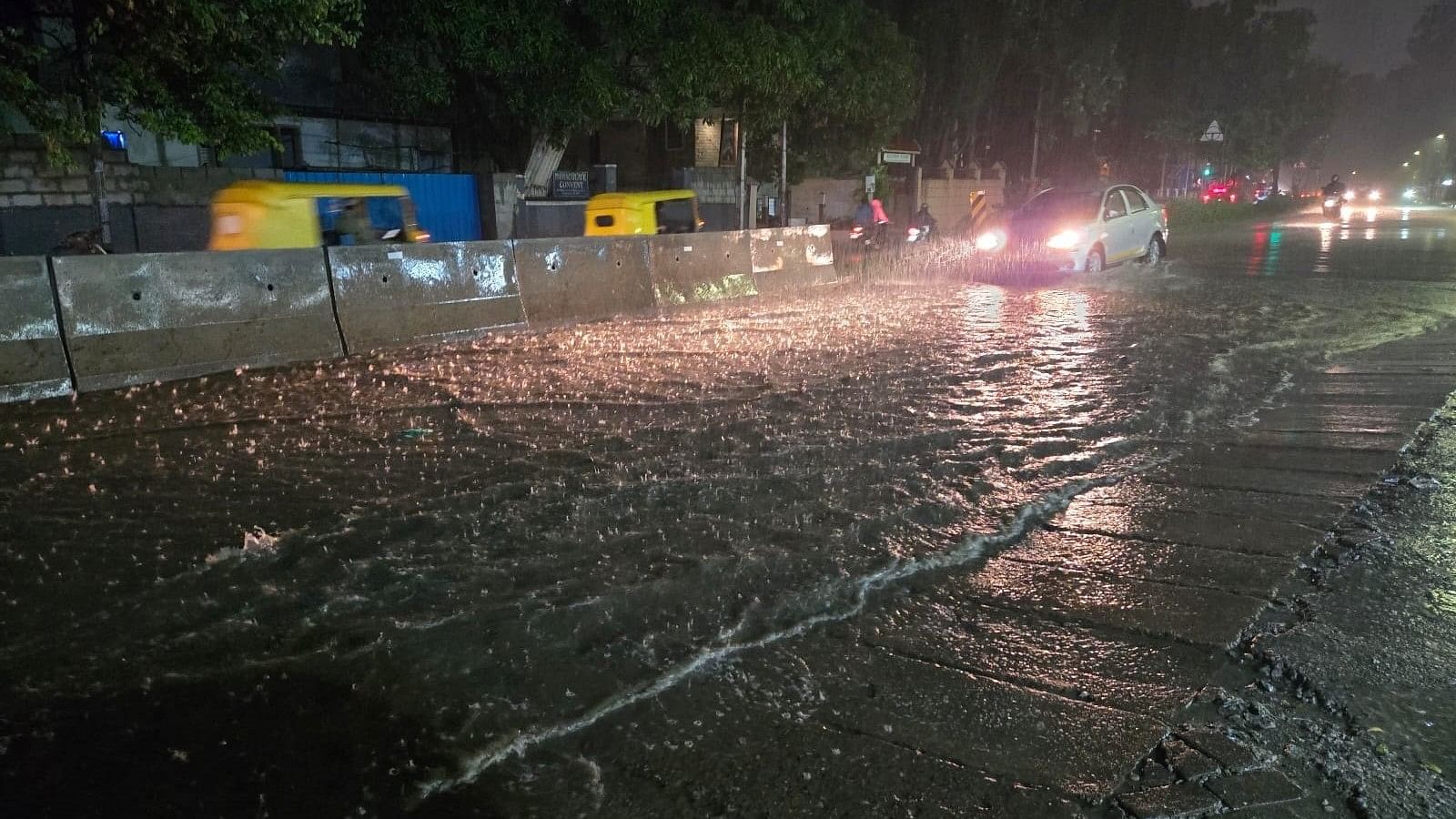 <div class="paragraphs"><p>Lingarajpuram Main Road in East Bengaluru flooded after heavy rains on Tuesday night. </p></div>