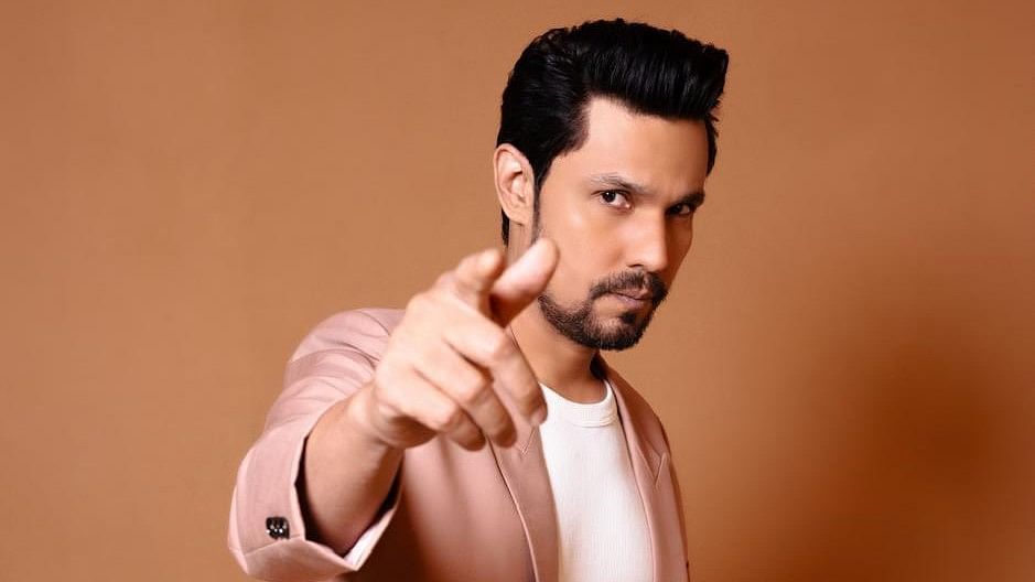 <div class="paragraphs"><p>Randeep Hooda</p></div>