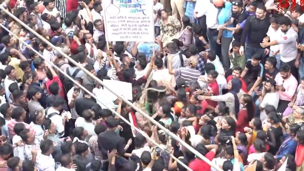 <div class="paragraphs"><p>Visuals of protests at the Badlapur railway station, August 20, 2024.</p></div>