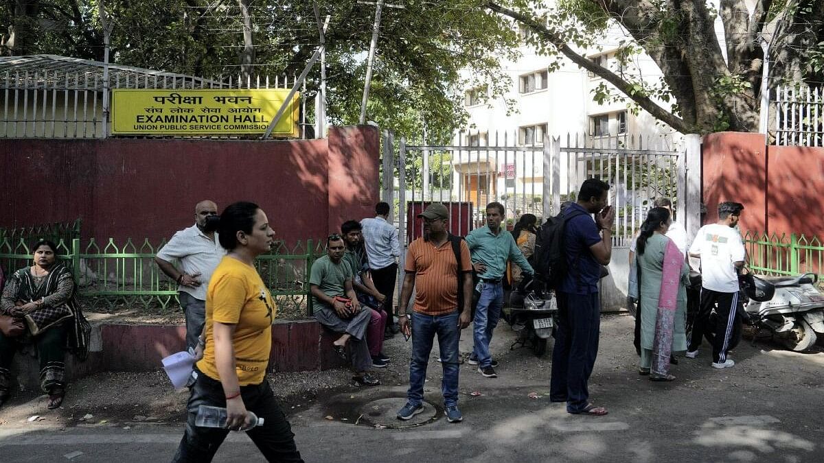 <div class="paragraphs"><p>Representative image of&nbsp;aspirants outside an UPSC examination centre in New Delhi.</p></div>