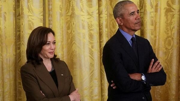 <div class="paragraphs"><p>Barack Obama and Kamala Harris</p></div>