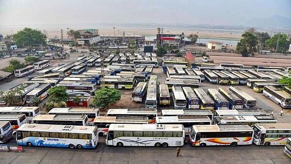 <div class="paragraphs"><p>Buses parked amid the Bharat Bandh today</p></div>