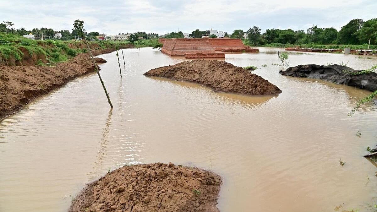 <div class="paragraphs"><p>The Tungabhadra river</p></div>