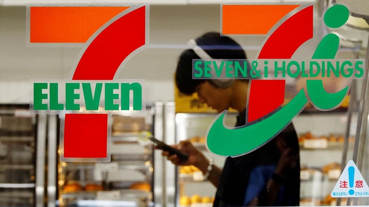 <div class="paragraphs"><p>7-Eleven logo.</p></div>