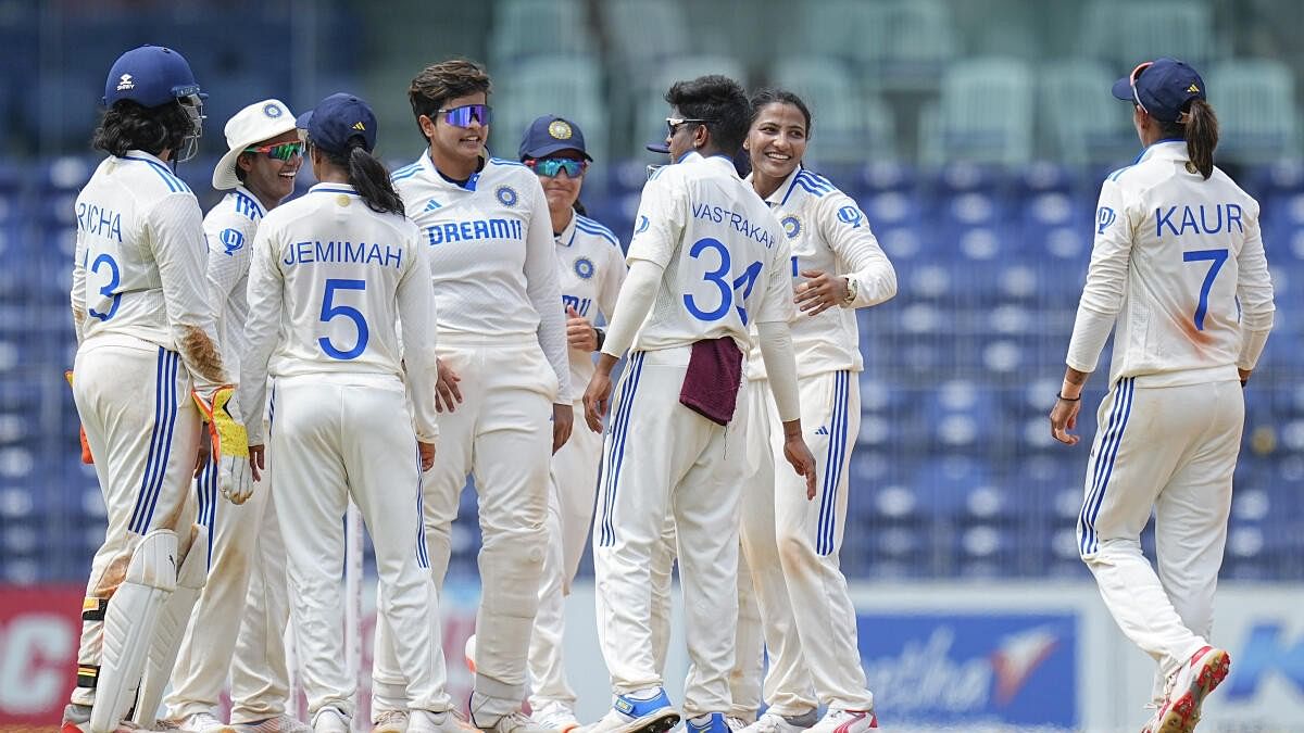 <div class="paragraphs"><p>Indian women's cricket team.</p></div>