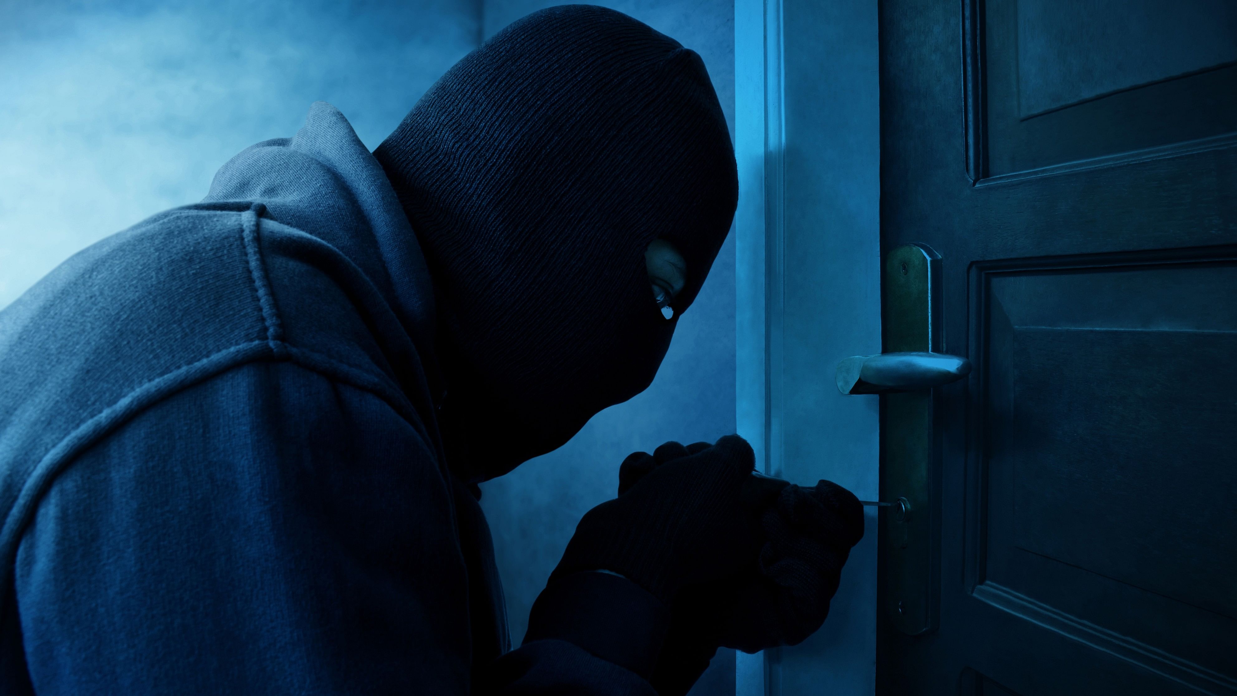 <div class="paragraphs"><p>Representative image showing a man breaking into a house</p></div>