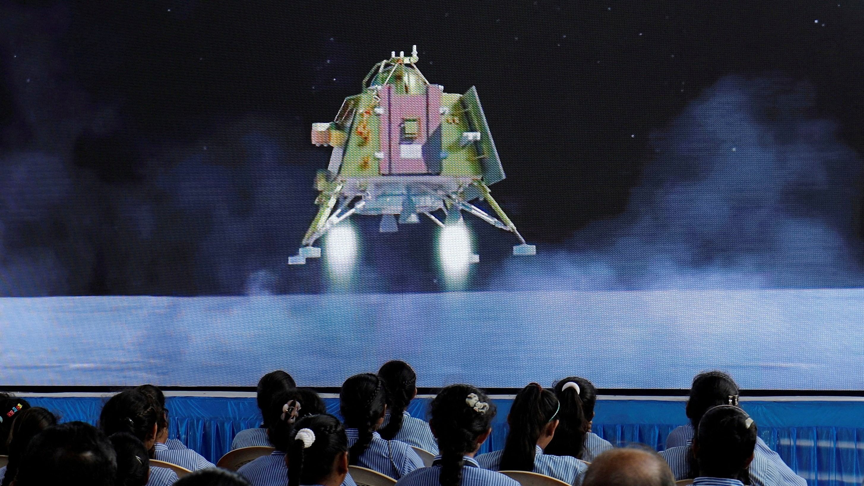 <div class="paragraphs"><p>Visuals of Chandrayaan-3 spacecraft's landing on the moon.</p></div>