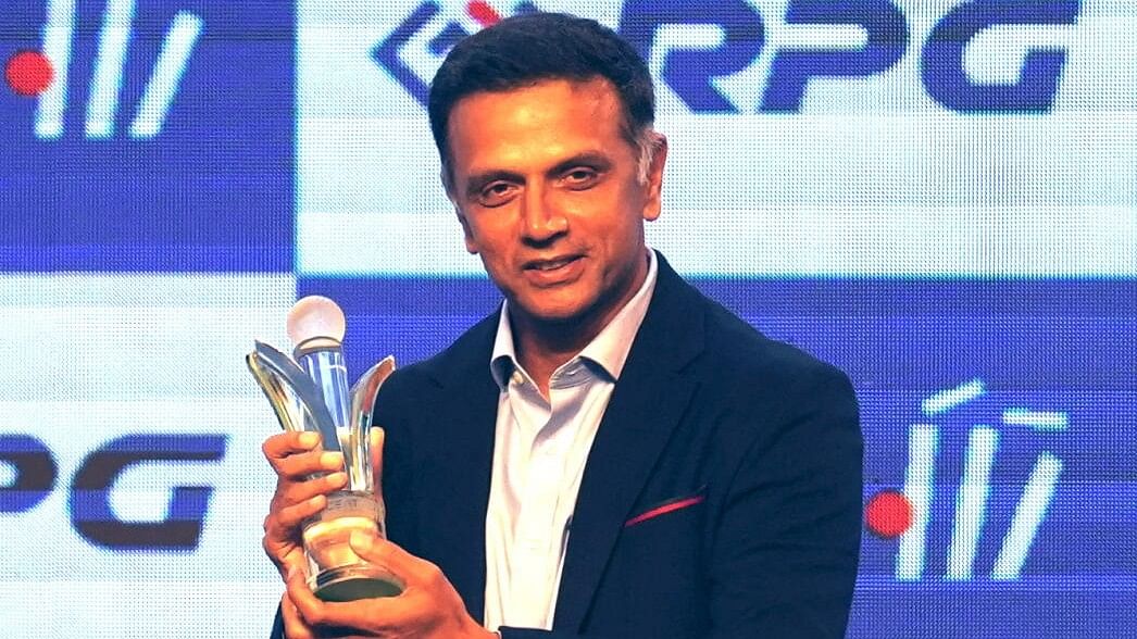 <div class="paragraphs"><p>Former India coach Rahul Dravid with the CEAT Lifetime Achievement Award during an award function, in Mumbai, Wednesday, August 21, 2024.</p></div>