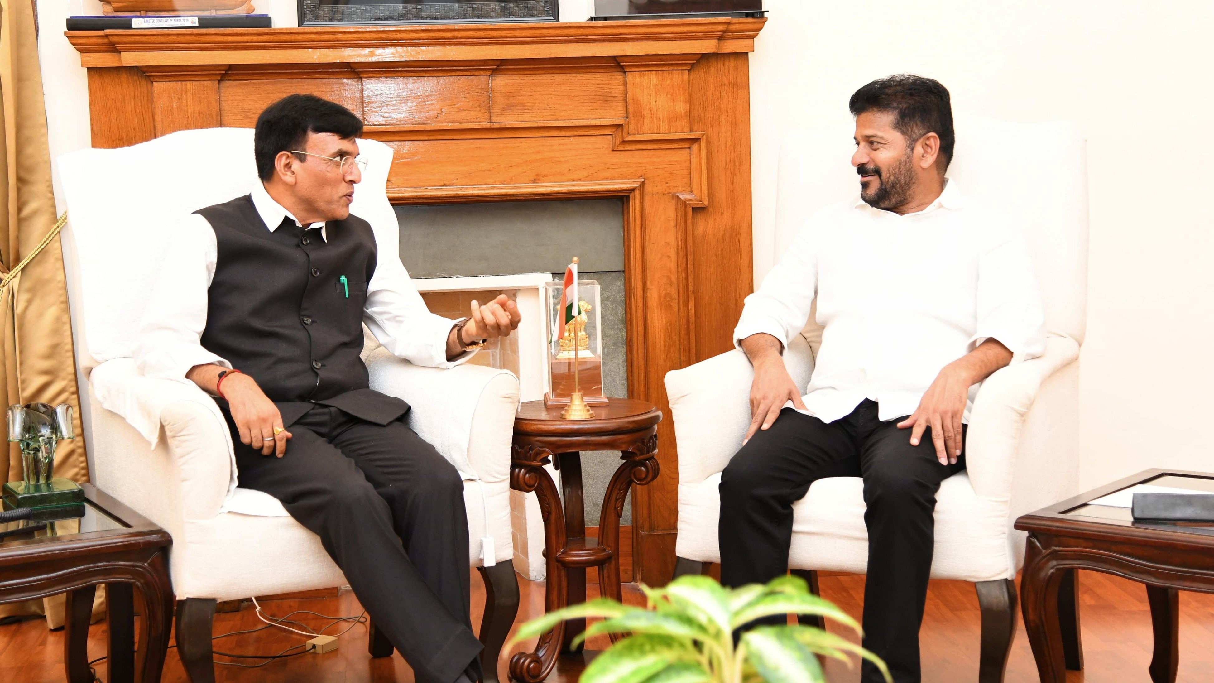 <div class="paragraphs"><p>Telangana Chief Minister Revanth Reddy with&nbsp;Minister for Sports and Youth Affairs, Mansukh L Mandaviya (L).</p></div>