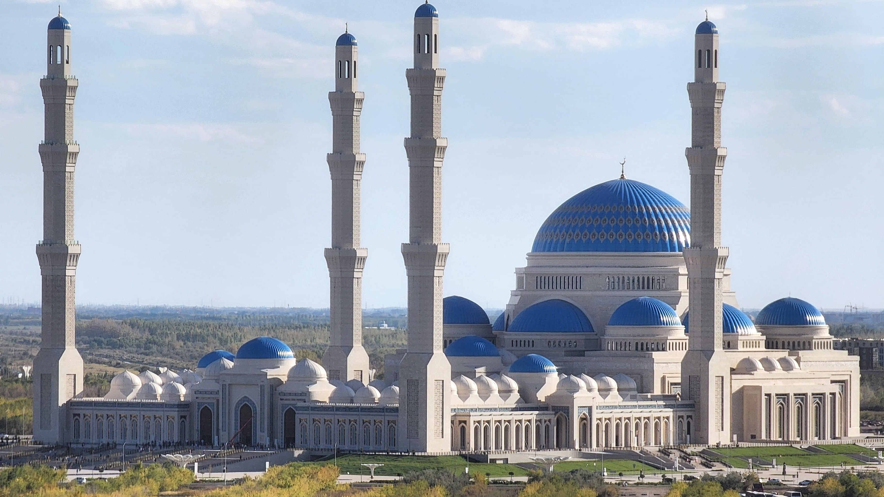 <div class="paragraphs"><p>The Astana Grand Mosque&nbsp;is the largest mosque in Central Asia.</p></div>