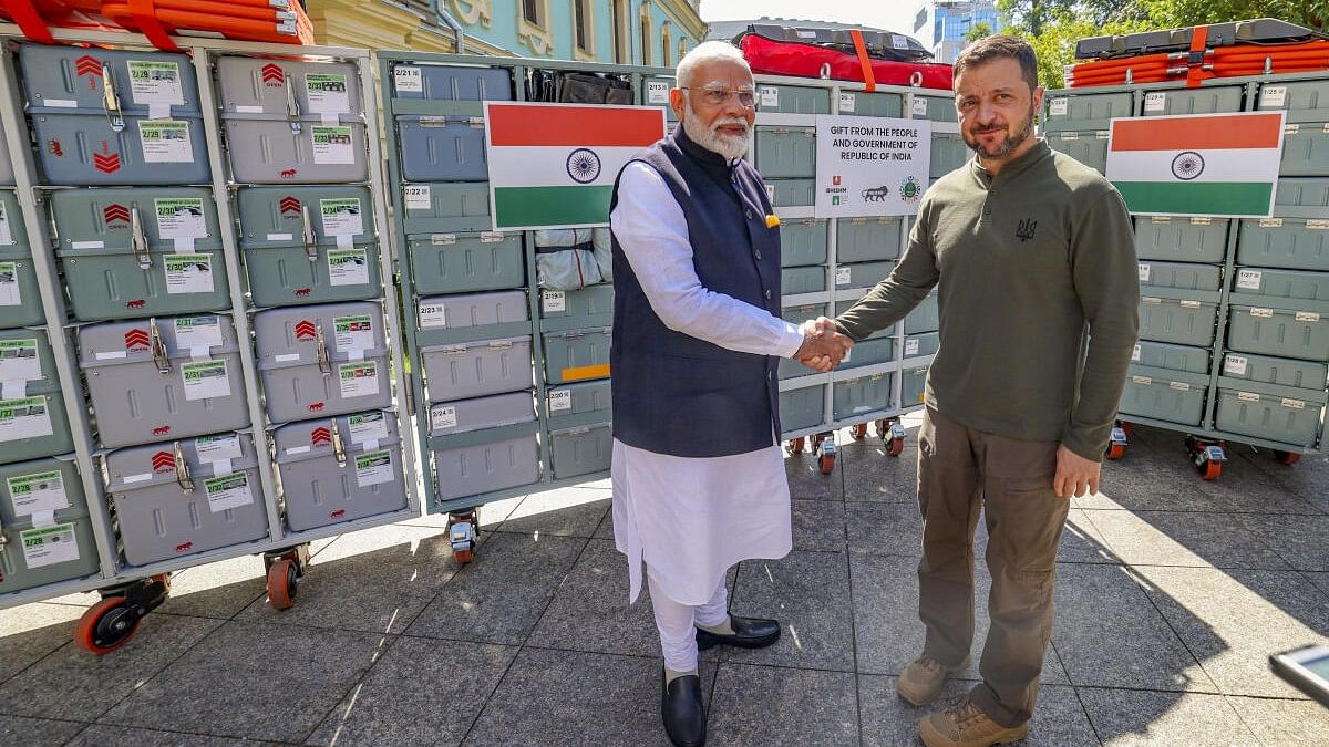 <div class="paragraphs"><p>Prime Minister Narendra Modi with Ukrainian President Volodymyr Zelenskyy during presentation of BHISHM cube to Ukraine, in Kyiv.</p></div>