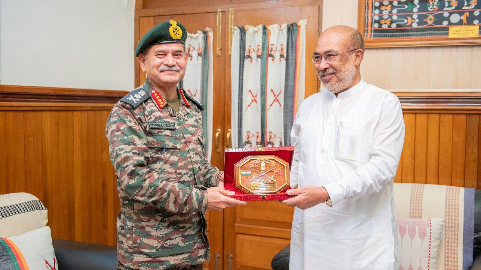 <div class="paragraphs"><p>Army Chief General Upendra Dwivedi (L) and Manipur CM N Biren Singh (R).</p></div>