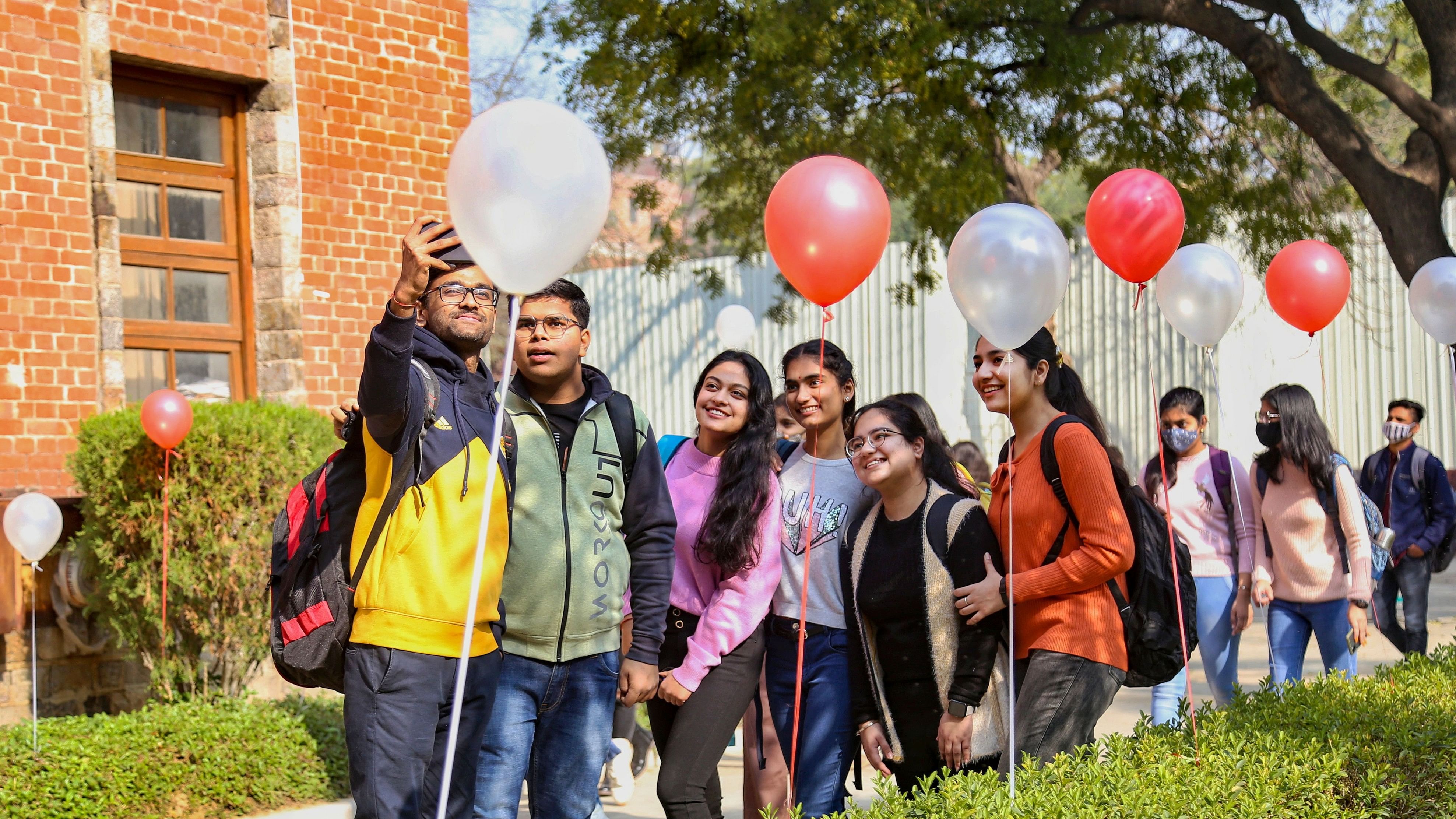 <div class="paragraphs"><p> Students arrive to attend classes.</p></div>