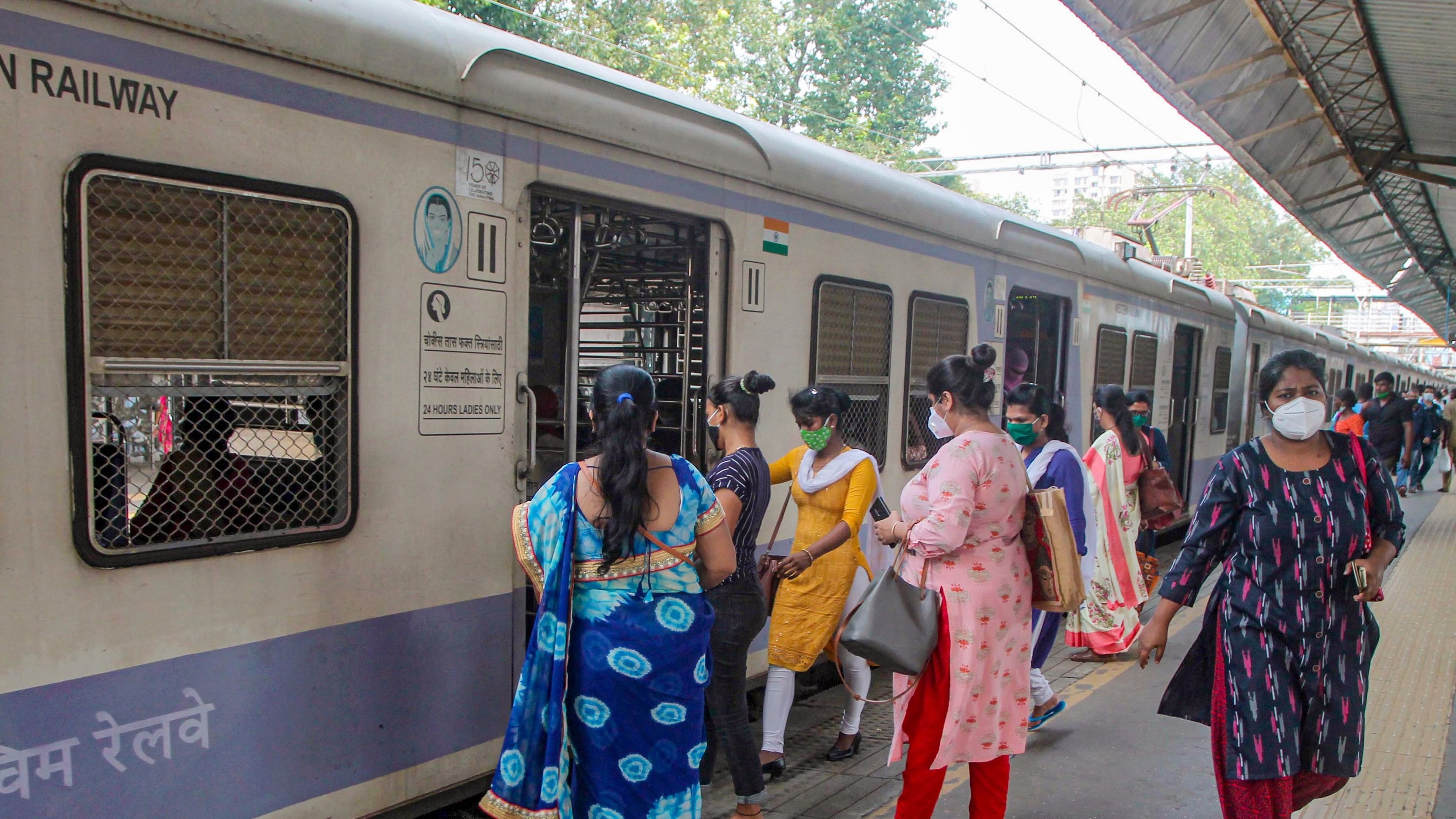 <div class="paragraphs"><p>File photo of pa local train after the authorities allowed them to commute during non-peak hours from 11 AM to 3 PM and from 7 PM till the end of the service, at CSMT in Mumbai. Credit: PTI</p></div>