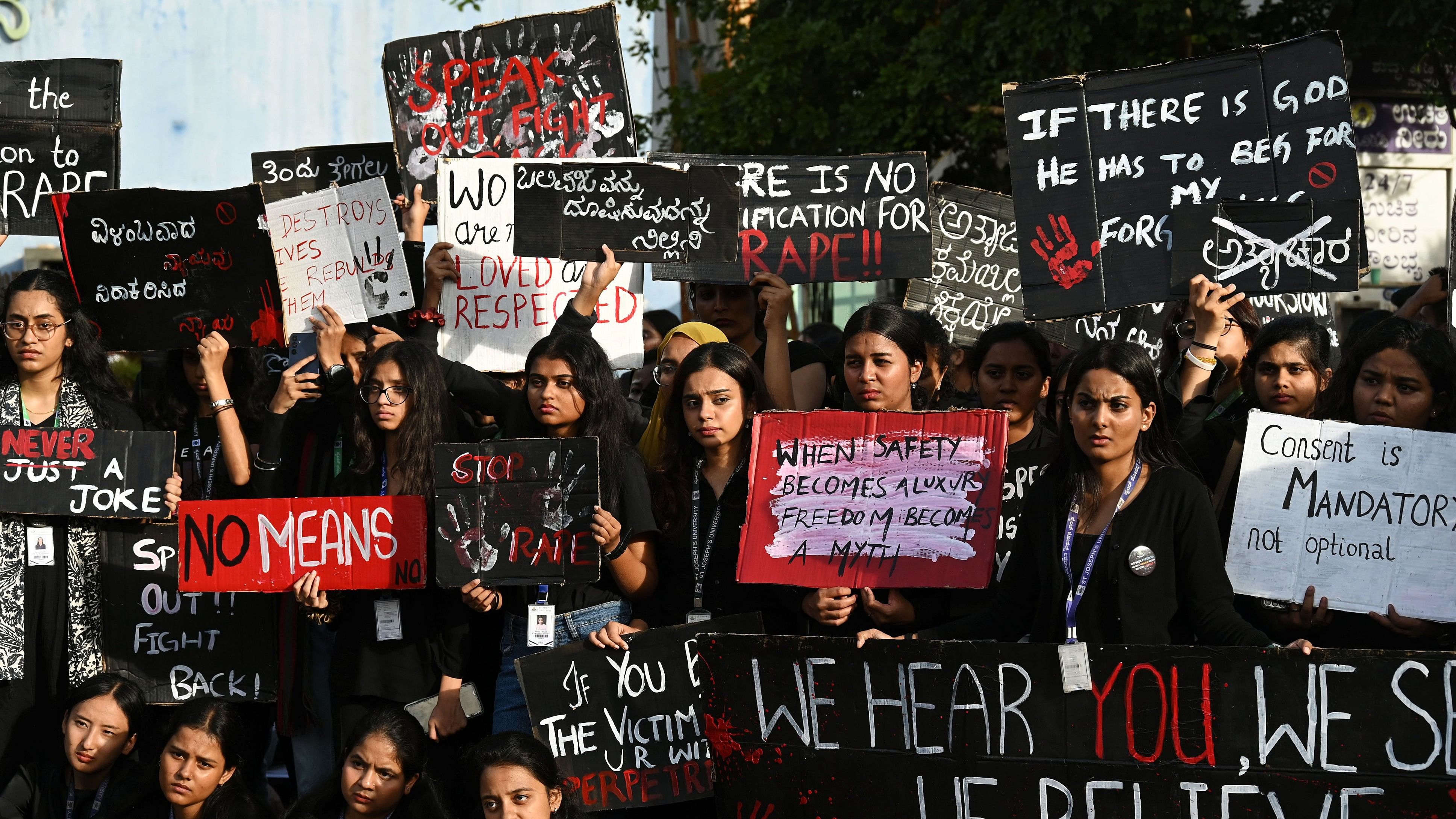 <div class="paragraphs"><p>More than 200 students from St. Joseph’s University hold a silent protest and candlelight vigil to honour the Kolkata doctor who was sexually assaulted and murdered. </p></div>