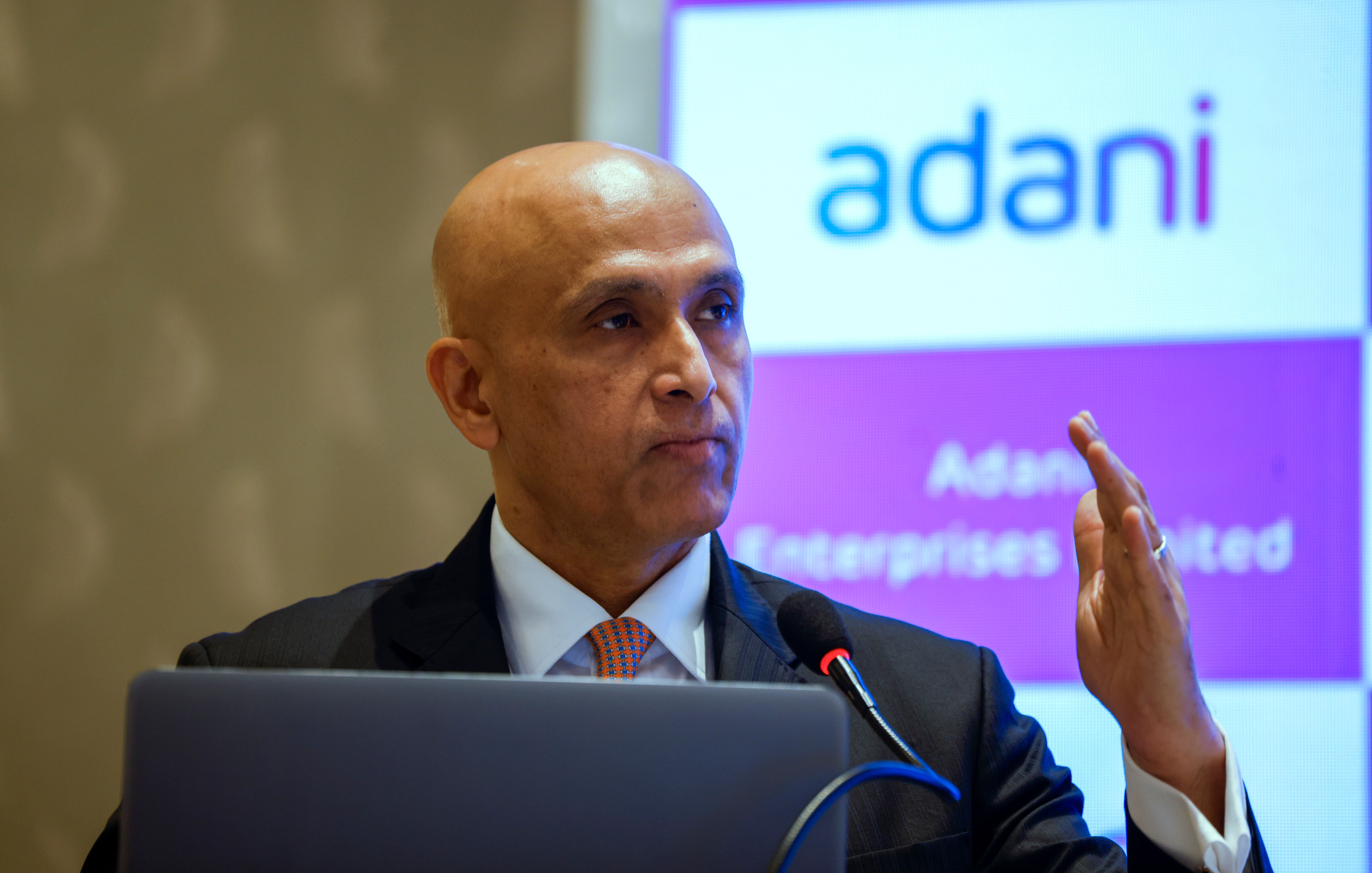 <div class="paragraphs"><p>Adani Group CFO Jugeshinder Singh speaks during a press conference.</p></div>