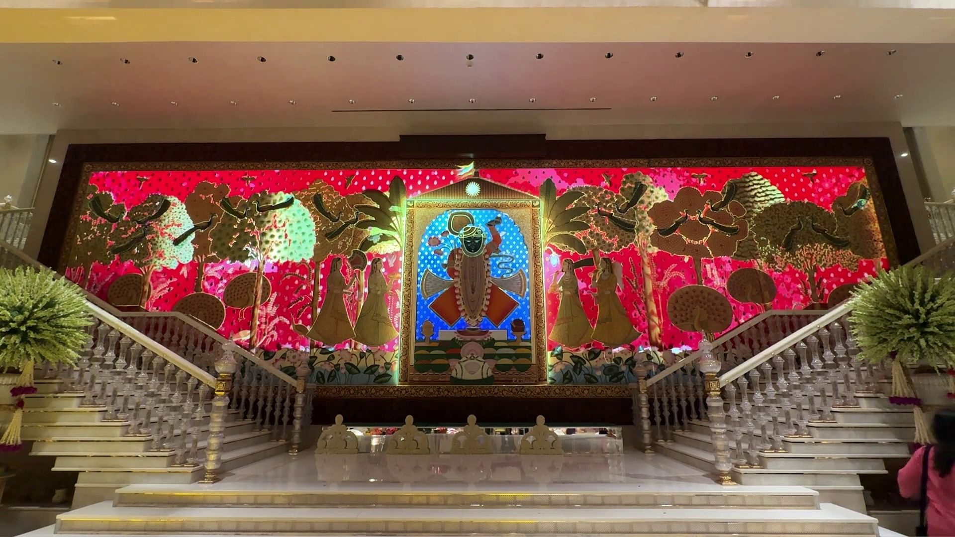 Jaipur-based Chopra’s Designs redefined art installations by giving a digital makeover to a painting of Srinathji at the Antilia (the Ambani residence ), Mumbai.