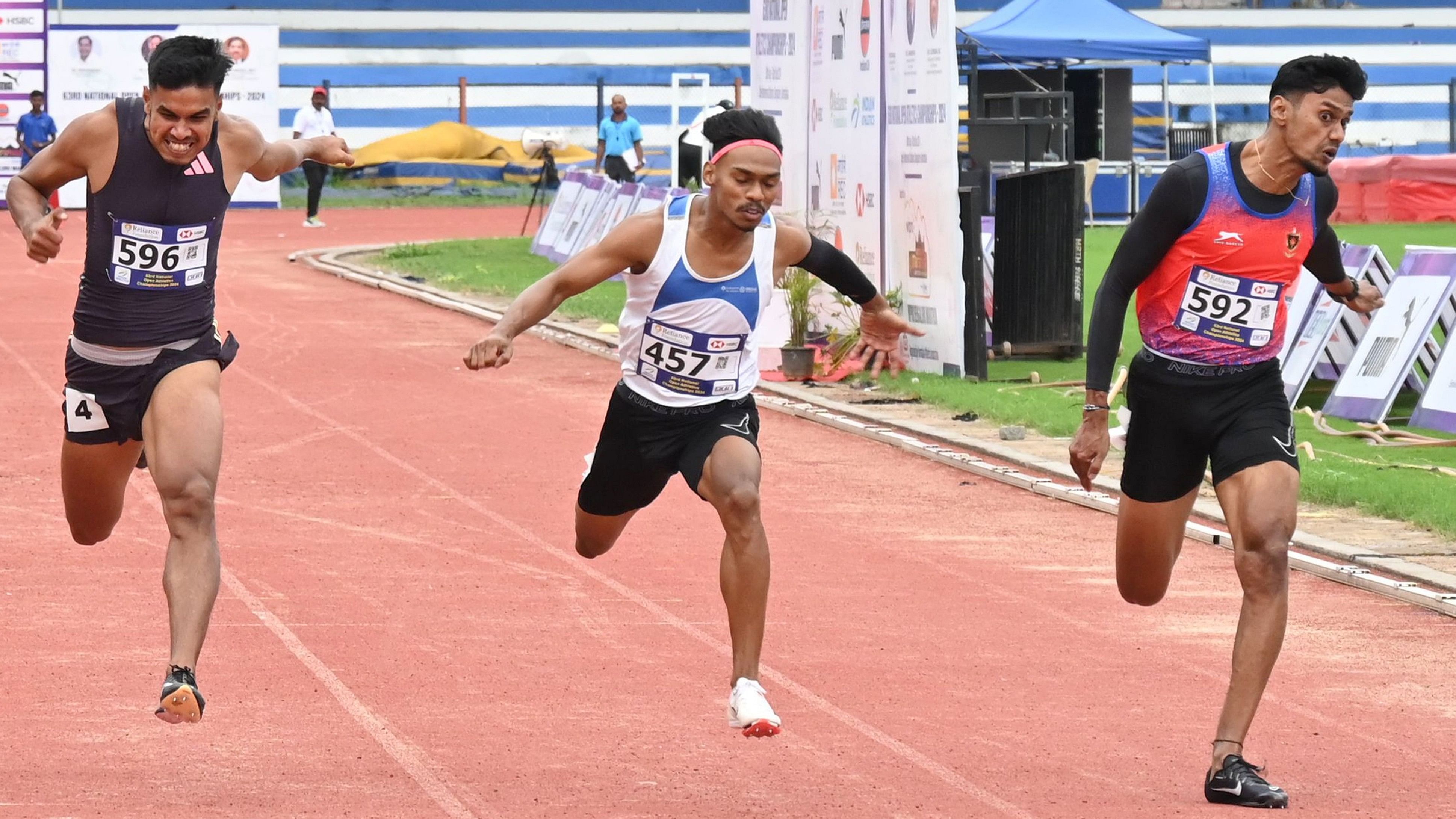 <div class="paragraphs"><p>Odisha’s Lalu Prasad Bhoi (left) and Railways Sports’ Nithya Gandhe won the men’s and women’s 100m races respectively in the 63rd National Open Athletics Championship at the Sree Kanteerava stadium on Saturday. </p></div>