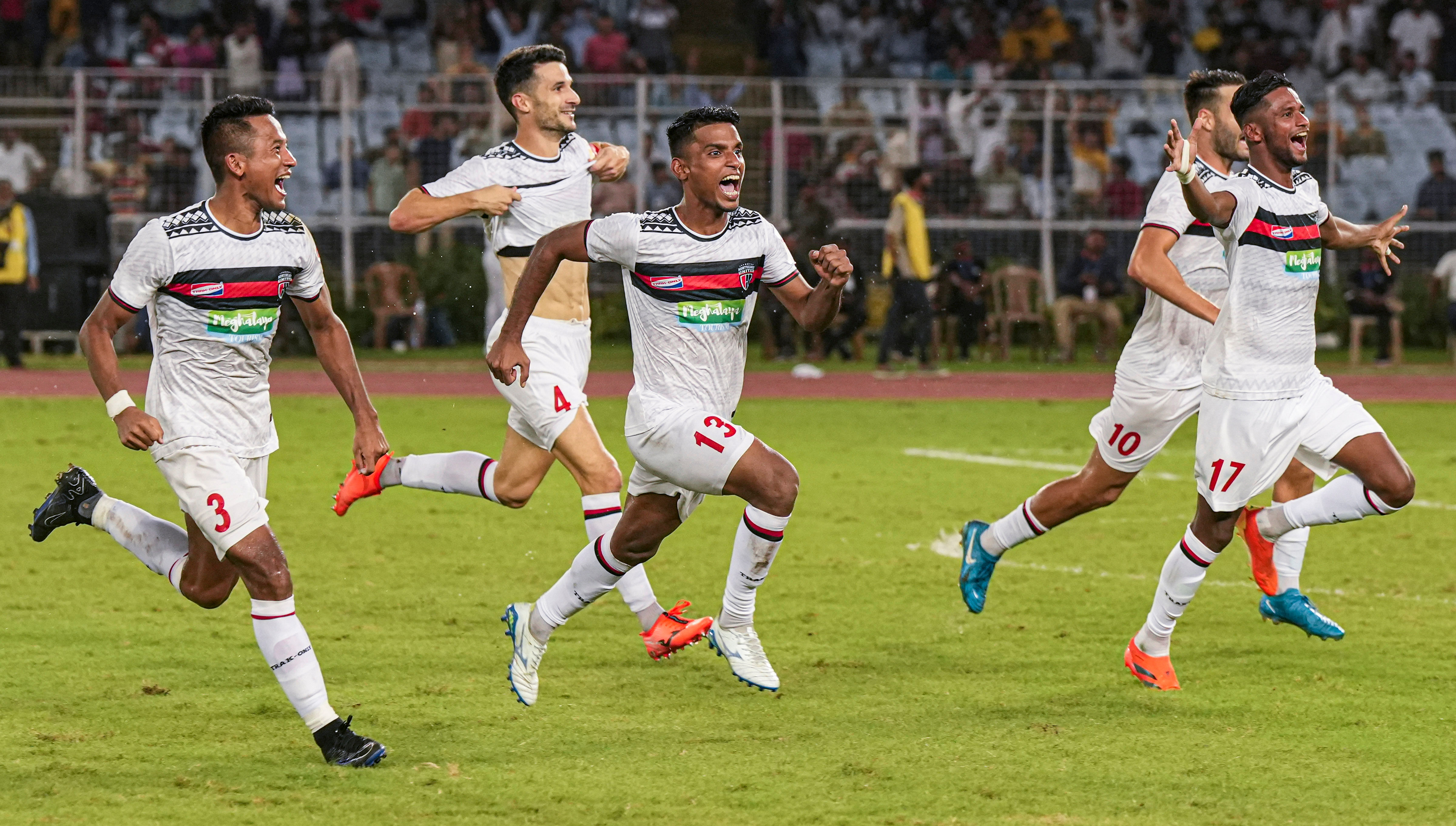 <div class="paragraphs"><p>North East United FC players celebrate after winning the Durand Cup 2024 final against Mohun Bagan Super Giant at Vivekananda Yuba Bharati Krirangan (Salt Lake Stadium), in Kolkata, Saturday, Aug. 31, 2024.</p></div>