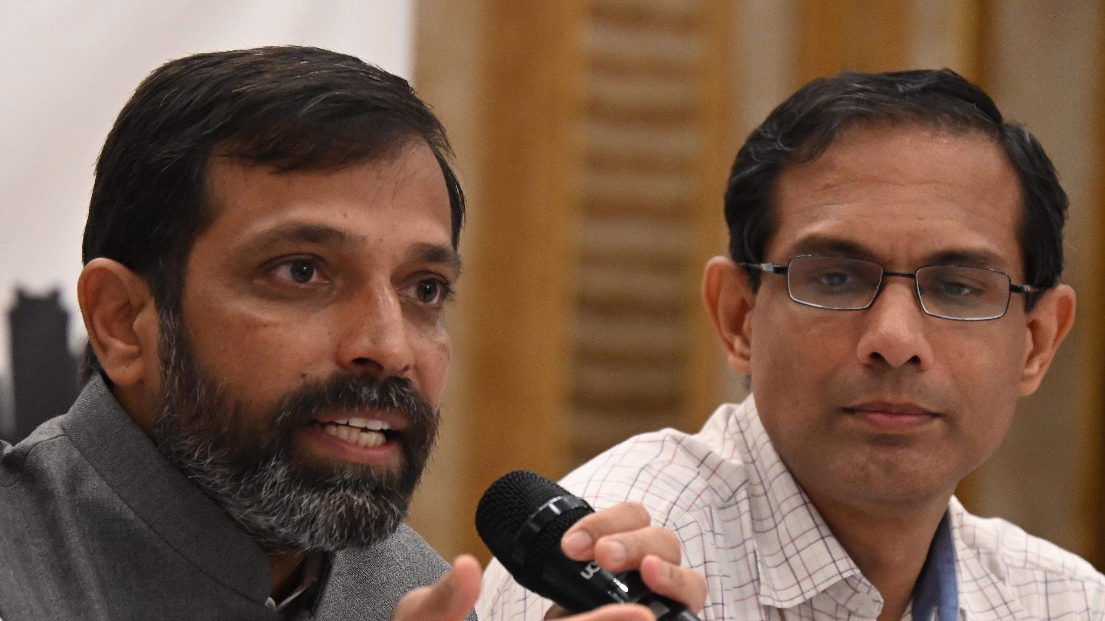 <div class="paragraphs"><p>Santosh Nargund, Head, Participatory Governance, Janaagraha, and&nbsp;Srikanth Vishwanathan, Chief Executive Officer, during a press conference on the release of the report&nbsp;in Bengaluru on Saturday.</p></div>