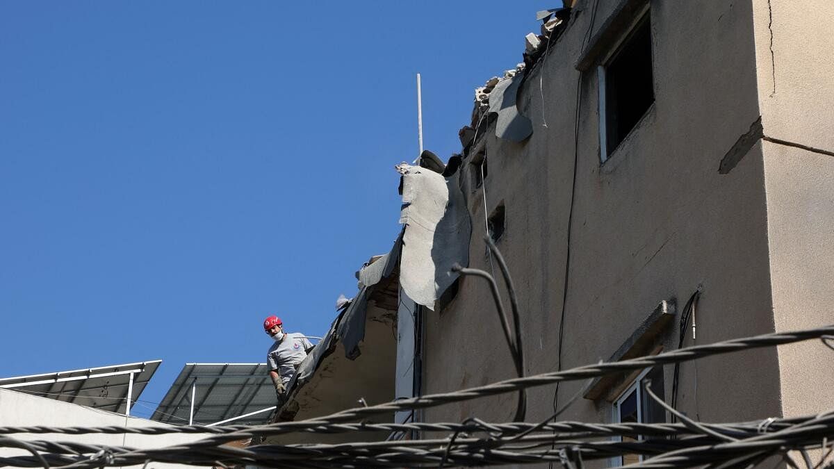 <div class="paragraphs"><p>Aftermath following an Israeli strike, in Beirut's southern suburbs</p><p></p></div>