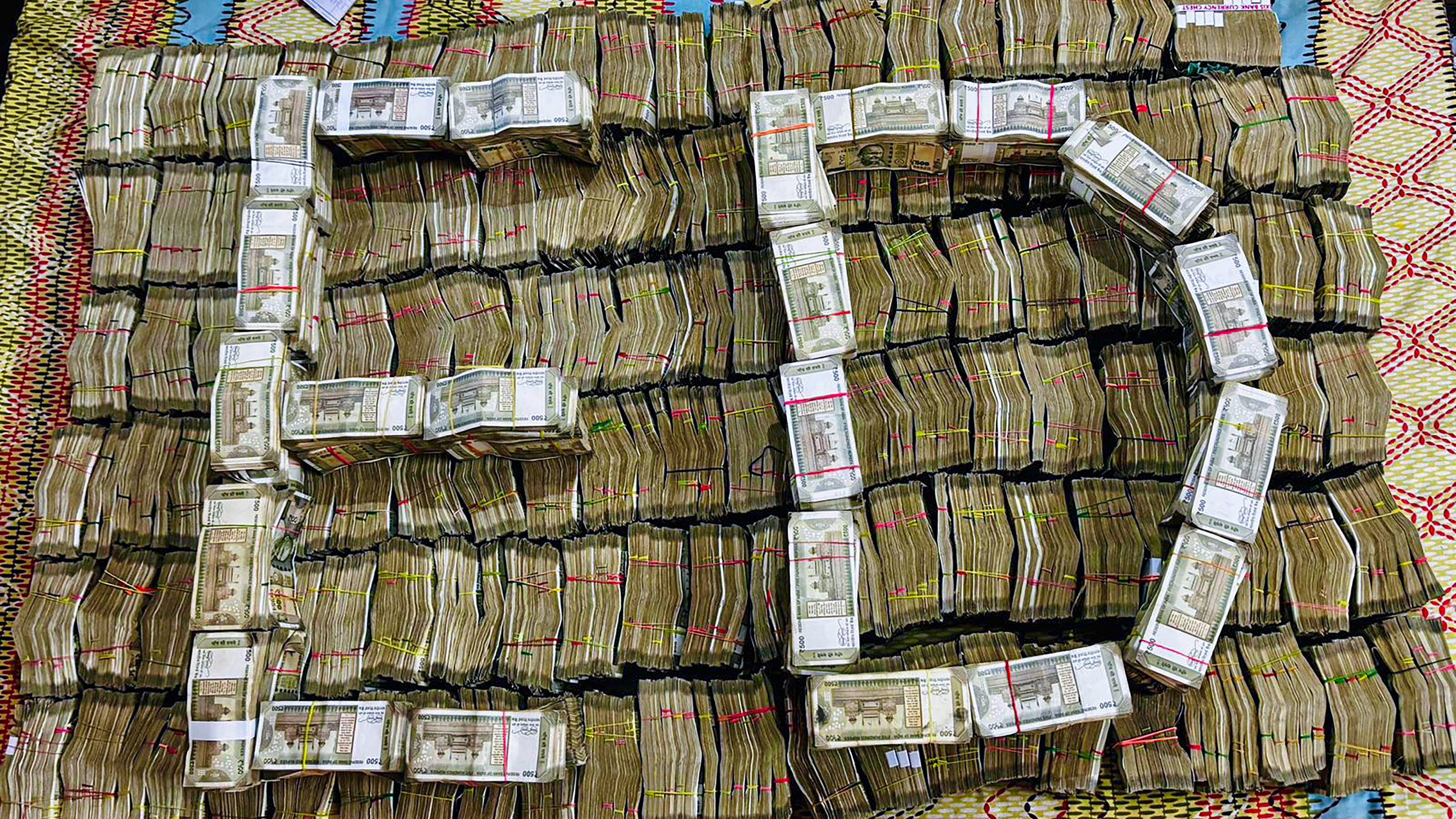 <div class="paragraphs"><p>Representative image showing money seized by ED.</p></div>