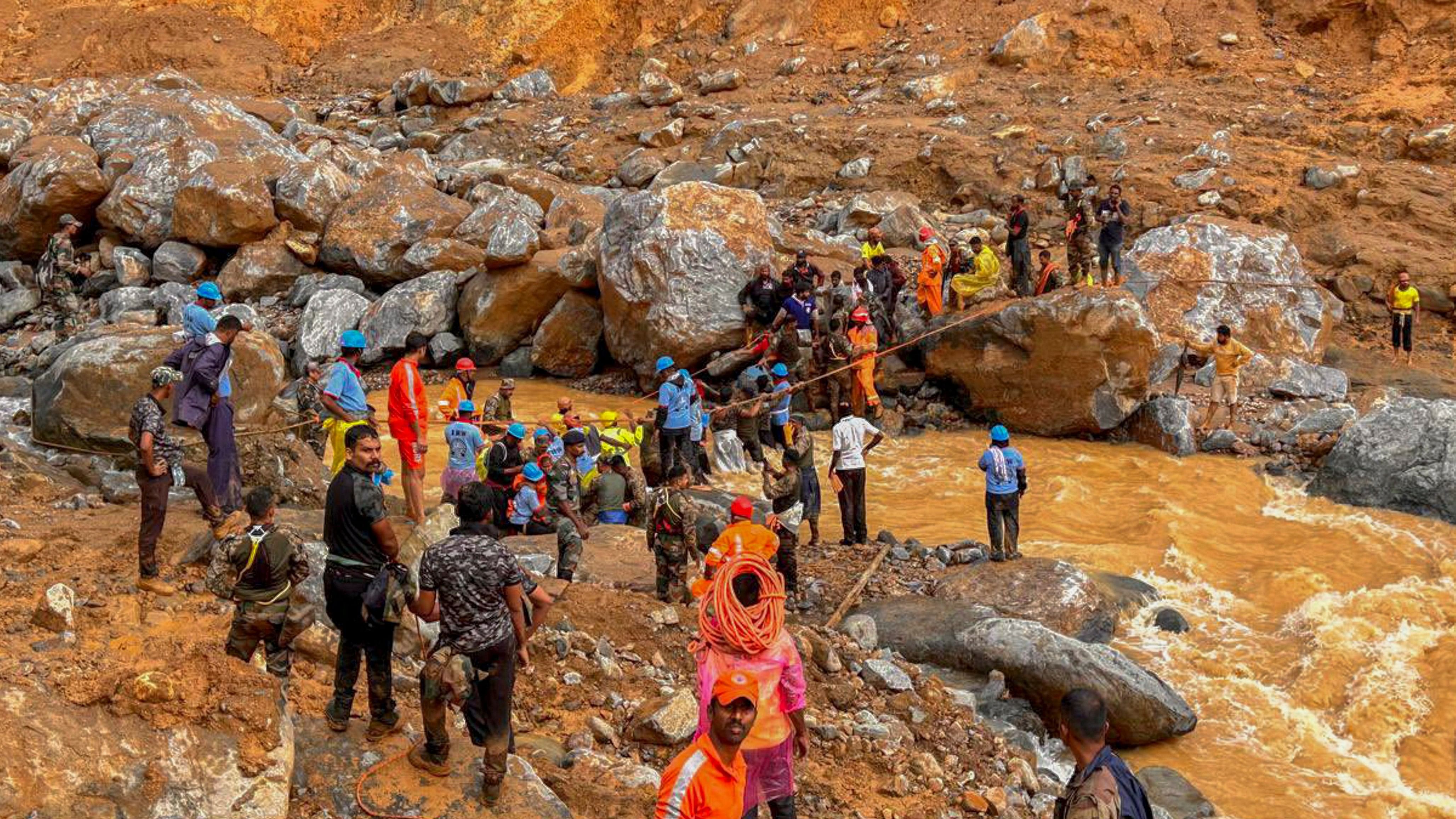 <div class="paragraphs"><p>Army personnel carry out rescue operation on the second day following landslides triggered by heavy rain at Chooralmala, in Wayanad district, Wednesday, July 31, 2024. </p></div>