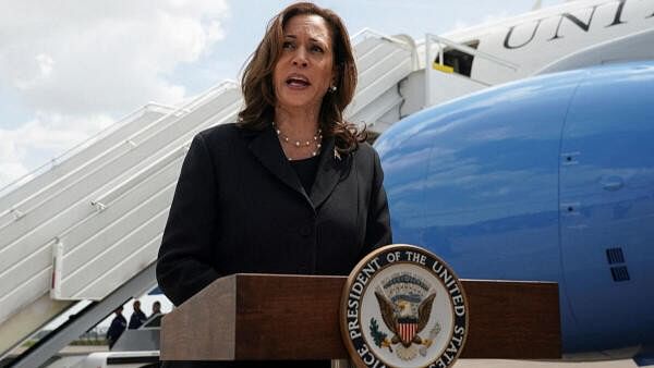 <div class="paragraphs"><p>US Vice President Harris departs Houston.</p></div>