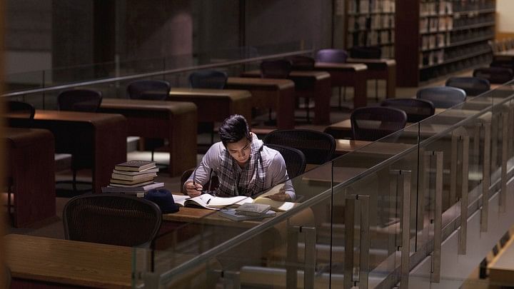 <div class="paragraphs"><p>Representative image showing a student in a library.</p></div>