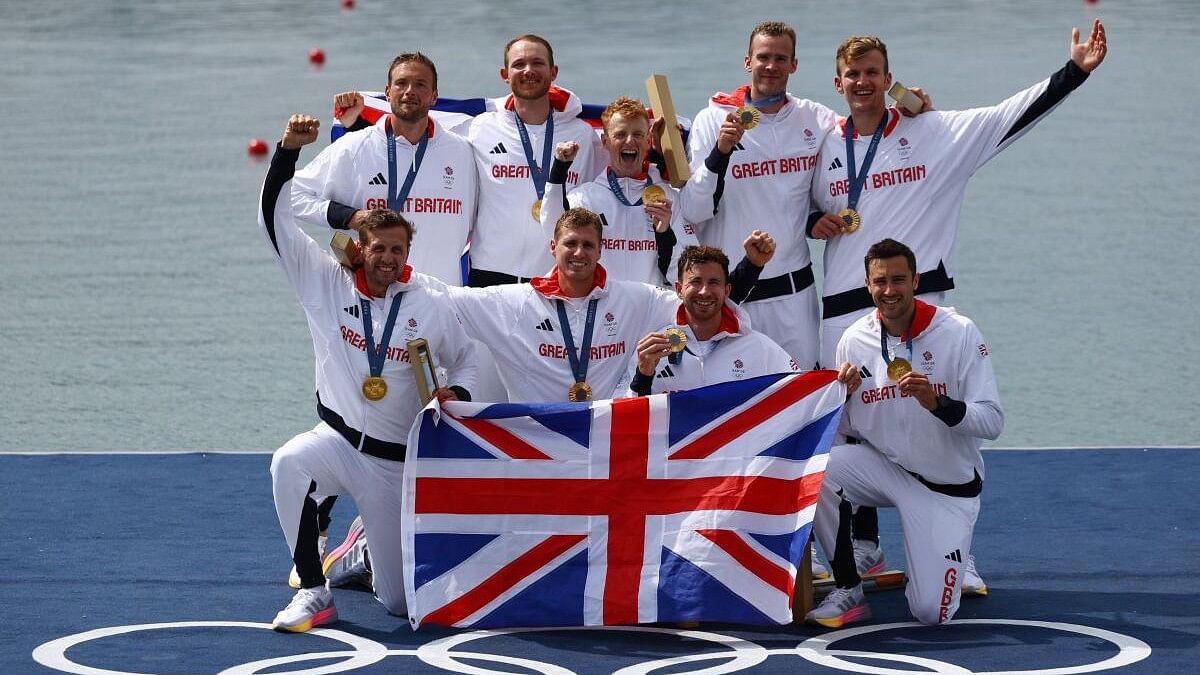 <div class="paragraphs"><p>Rowing - Men's eight victory ceremony.</p></div>