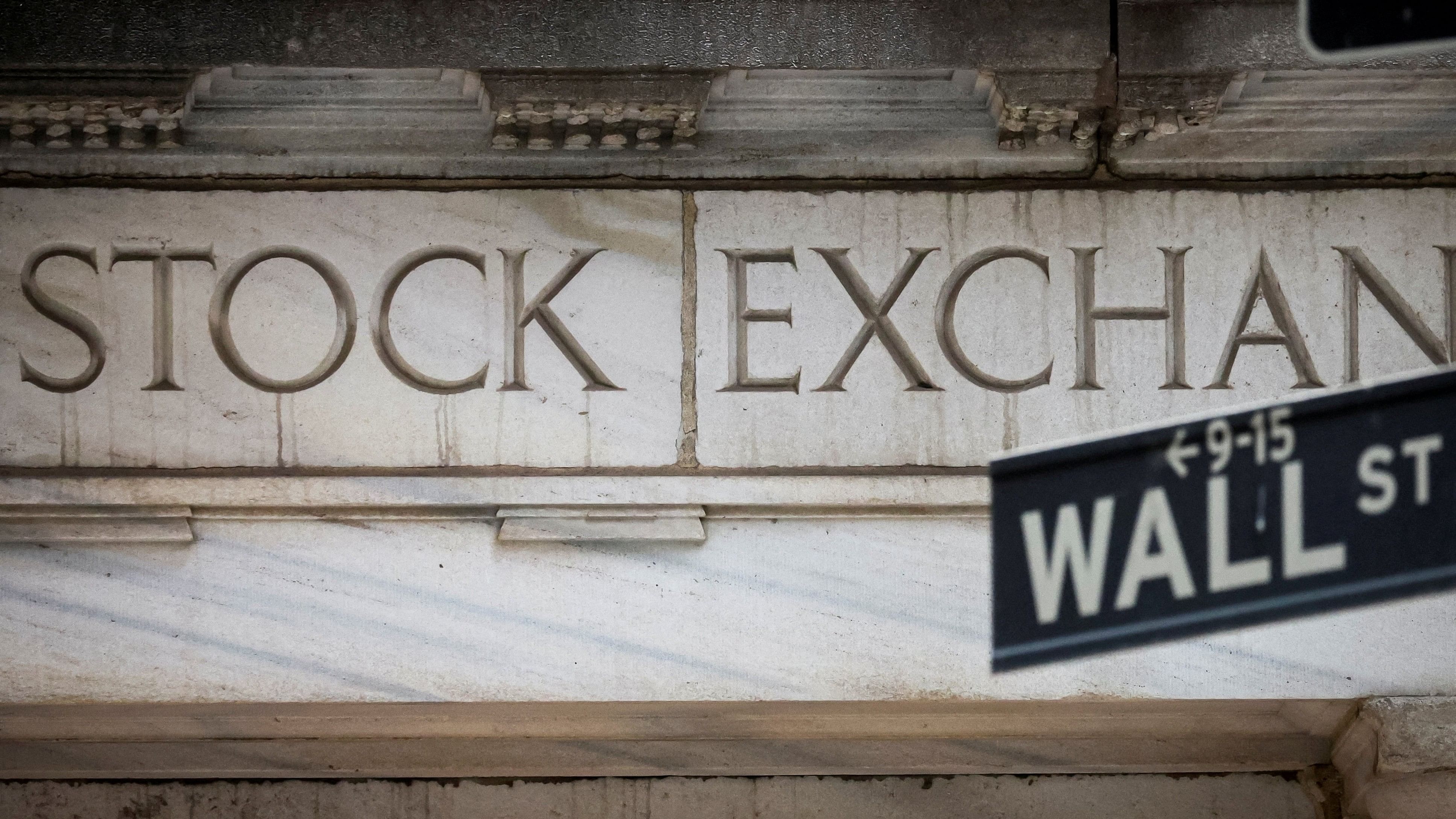 <div class="paragraphs"><p>The Wall Street entrance to the New York Stock Exchange (NYSE).</p></div>