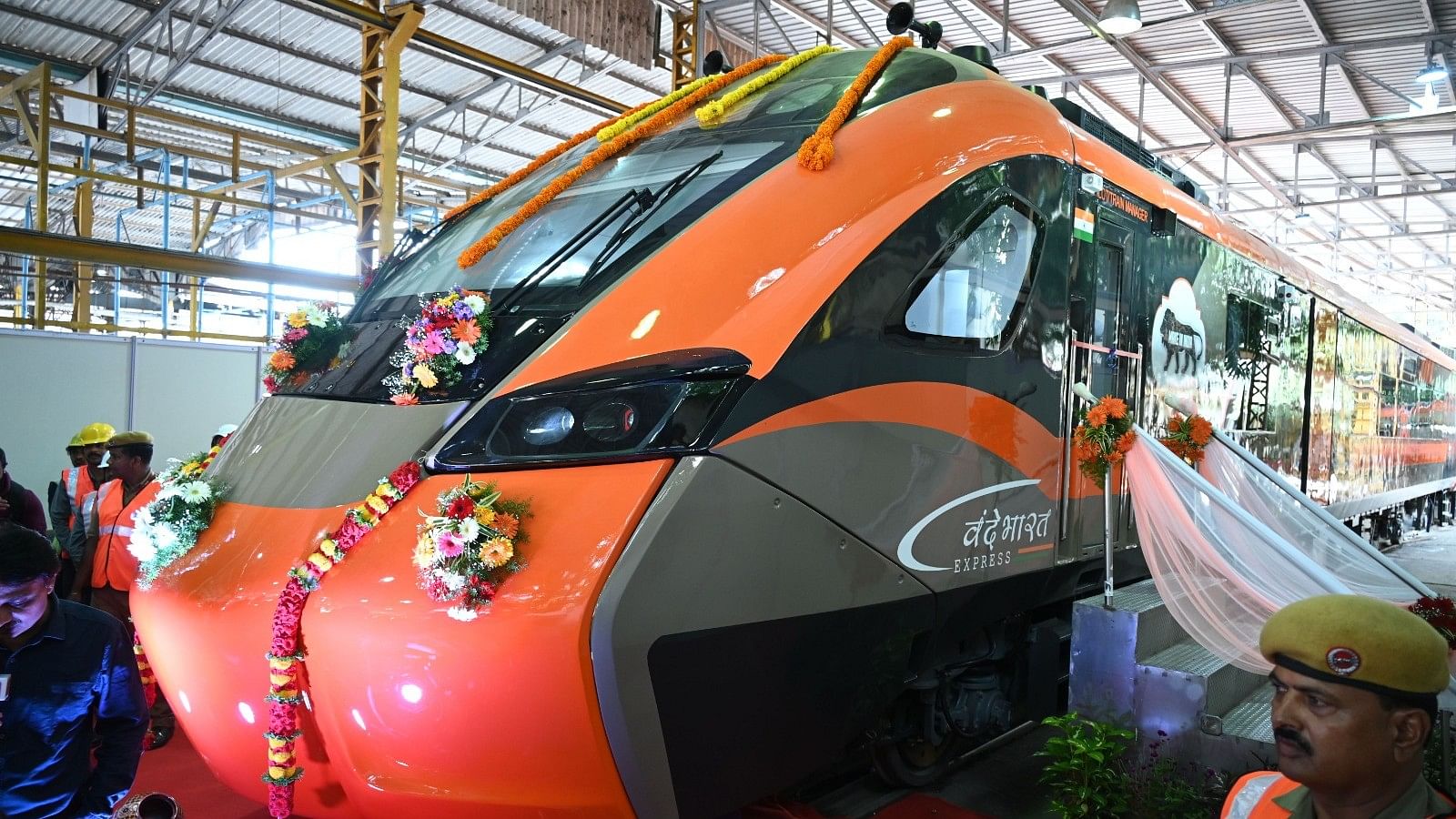 <div class="paragraphs"><p>First Vande Bharat Sleeper trainset made by BEML in Bengaluru. </p></div>