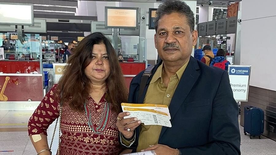 <div class="paragraphs"><p>Kirti Azad seen here with his wife Poonam</p></div>