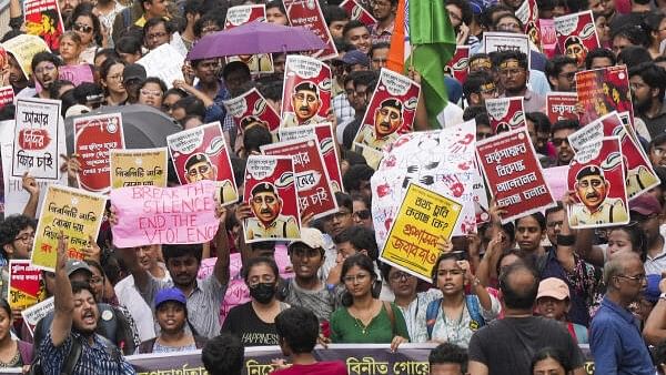 <div class="paragraphs"><p>West Bengal Junior Doctors' Forum(WBJDF) supporters during a protest march to police headquarters, demanding the resignation of Kolkata police commissioner, in Kolkata, Monday, Sept. 2, 2024. </p></div>