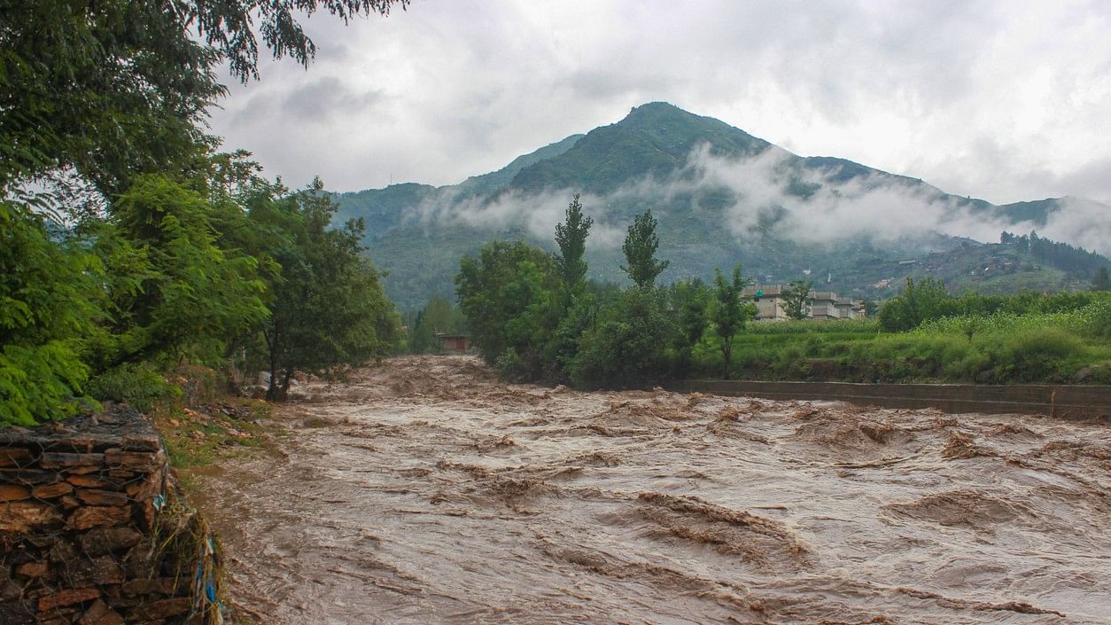 <div class="paragraphs"><p>Representative image showing flood triggered by cloud burst.</p></div>