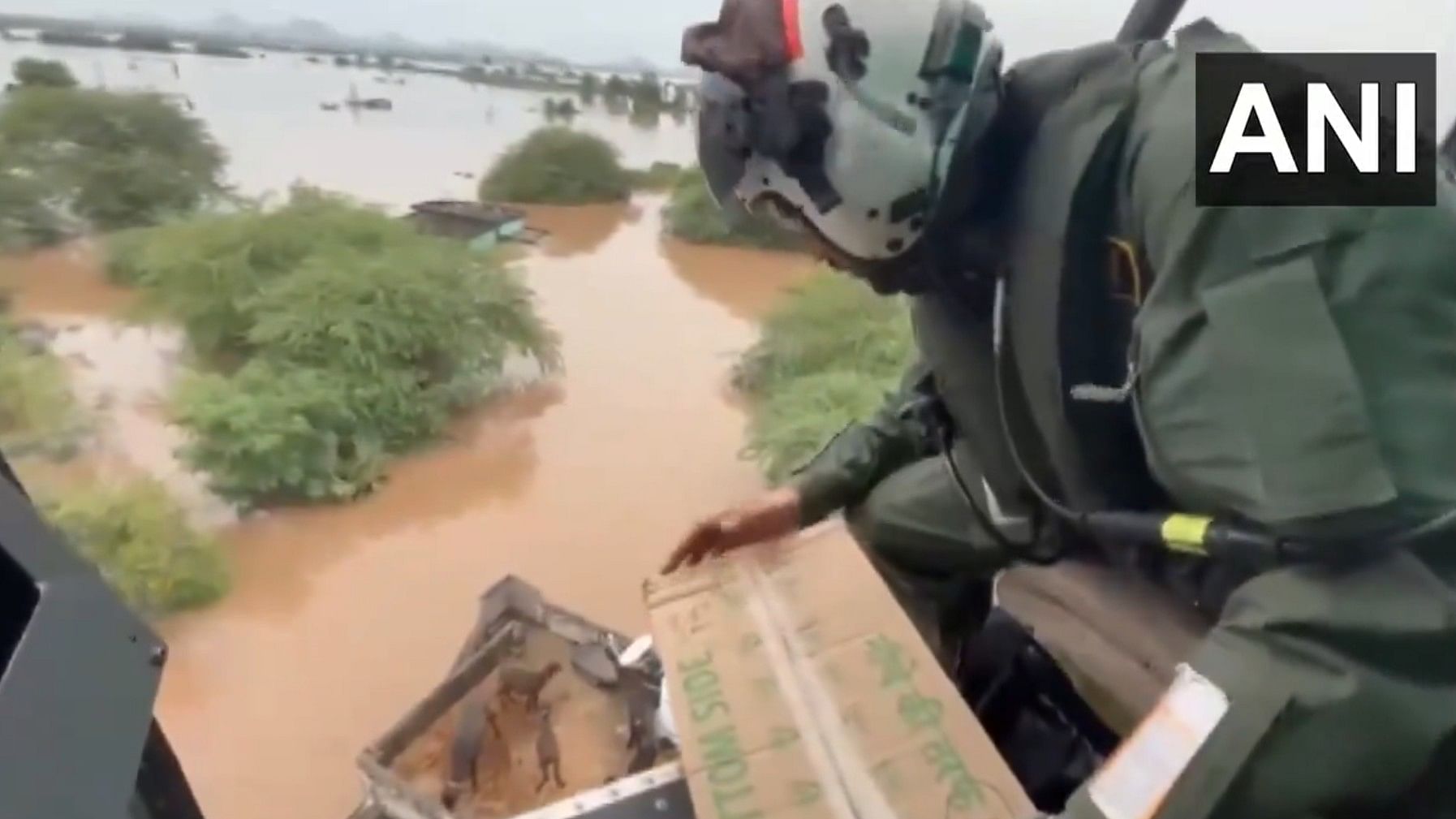 <div class="paragraphs"><p>Screengrab showing NDRF teams dropping food crates in flood-hit Vijayawada, September 3, 2024.</p></div>