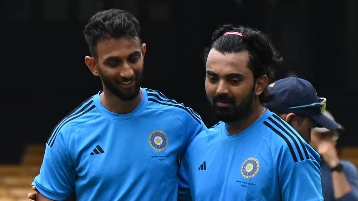 <div class="paragraphs"><p>Pacer M Prasidh Krishna and senior India batter KL Rahul during a practice session, ahead of a Duleep Trophy match between India A and India B in&nbsp;Bengaluru on Wednesday. </p></div>