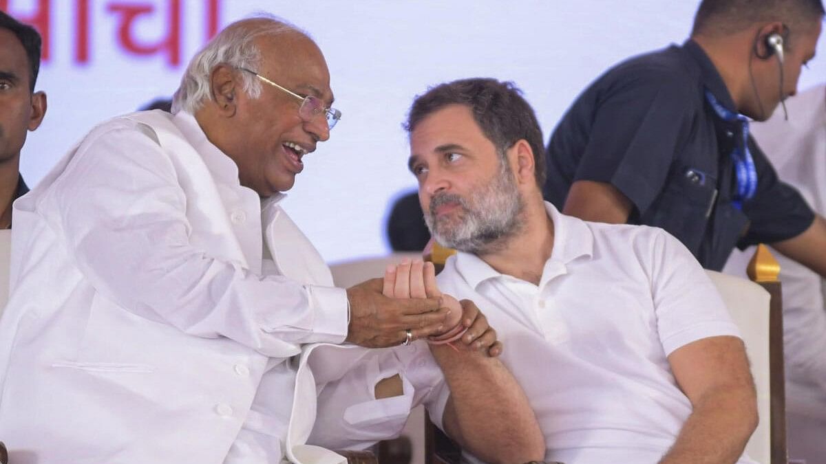 <div class="paragraphs"><p>Congress President Mallikarjun Kharge and Congress leader and LoP Lok Sabha Rahul Gandhi during a public meeting.&nbsp;</p></div>