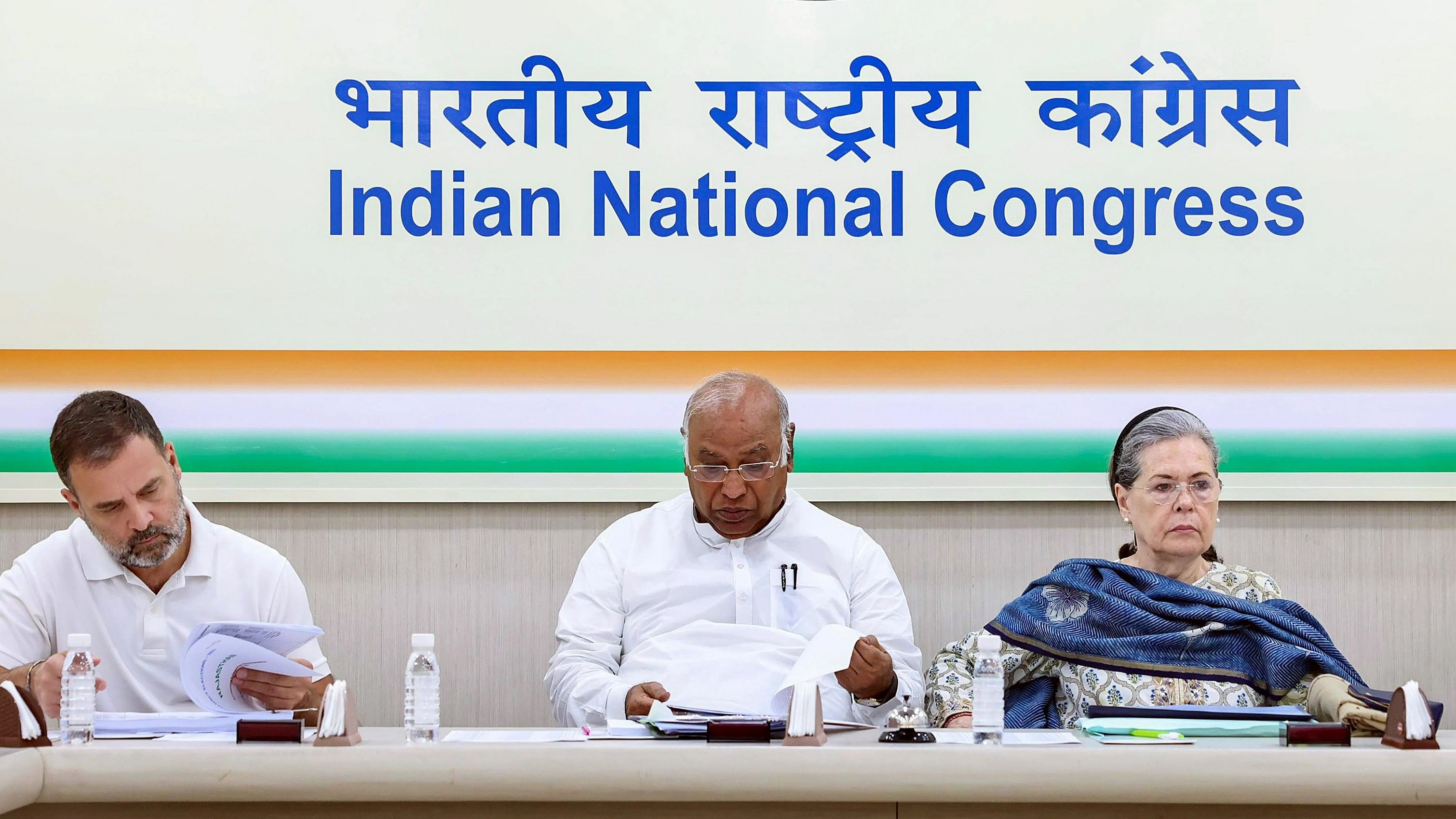 <div class="paragraphs"><p>Congress President Mallikarjun Kharge with party leaders Sonia Gandhi, Rahul Gandhi.</p></div>