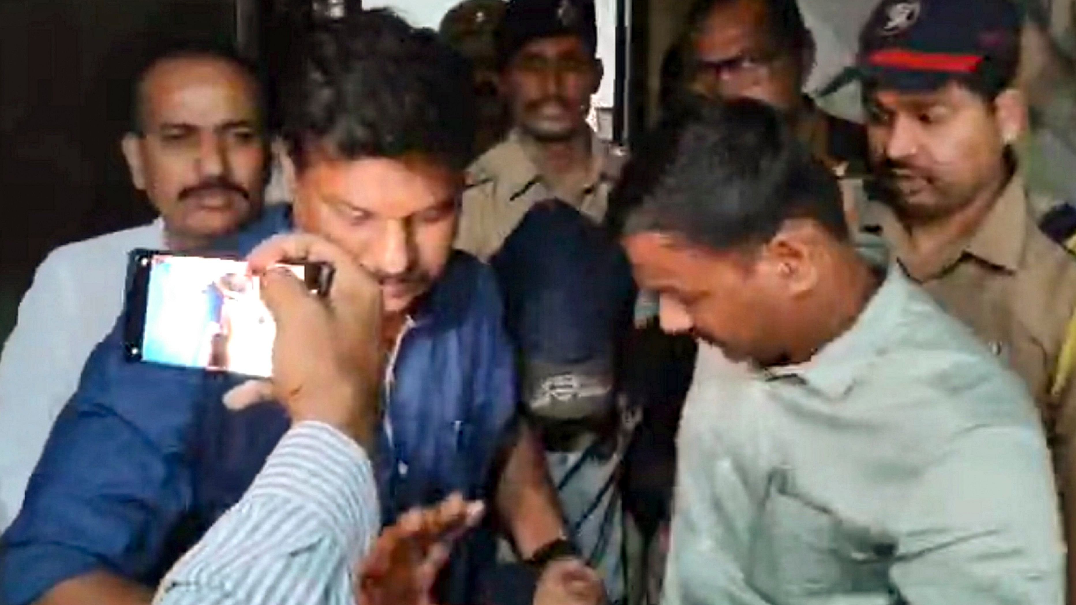 <div class="paragraphs"><p>Jaydeep Apte, sculptor of Chhatrapati Shivaji Maharaj statue at Rajkot fort, being arrested from Kalyan in Thane district</p></div>