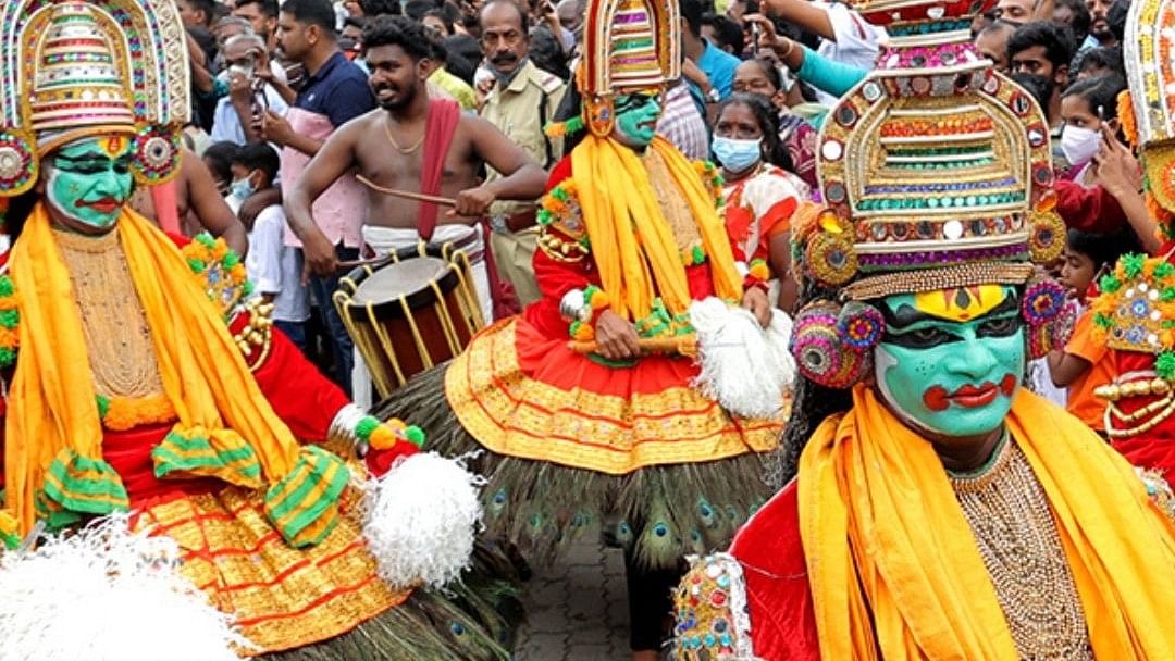 <div class="paragraphs"><p>Women in traditional Kerala attire of 'set mundu', children in different kinds of fancy dresses, various folk art forms like Theyyam, Kolkali, Mayilattam, Ammankudam, Pulikkali, and classical art forms like Kathakali added colour to the 'Athachamayam' procession.</p></div>